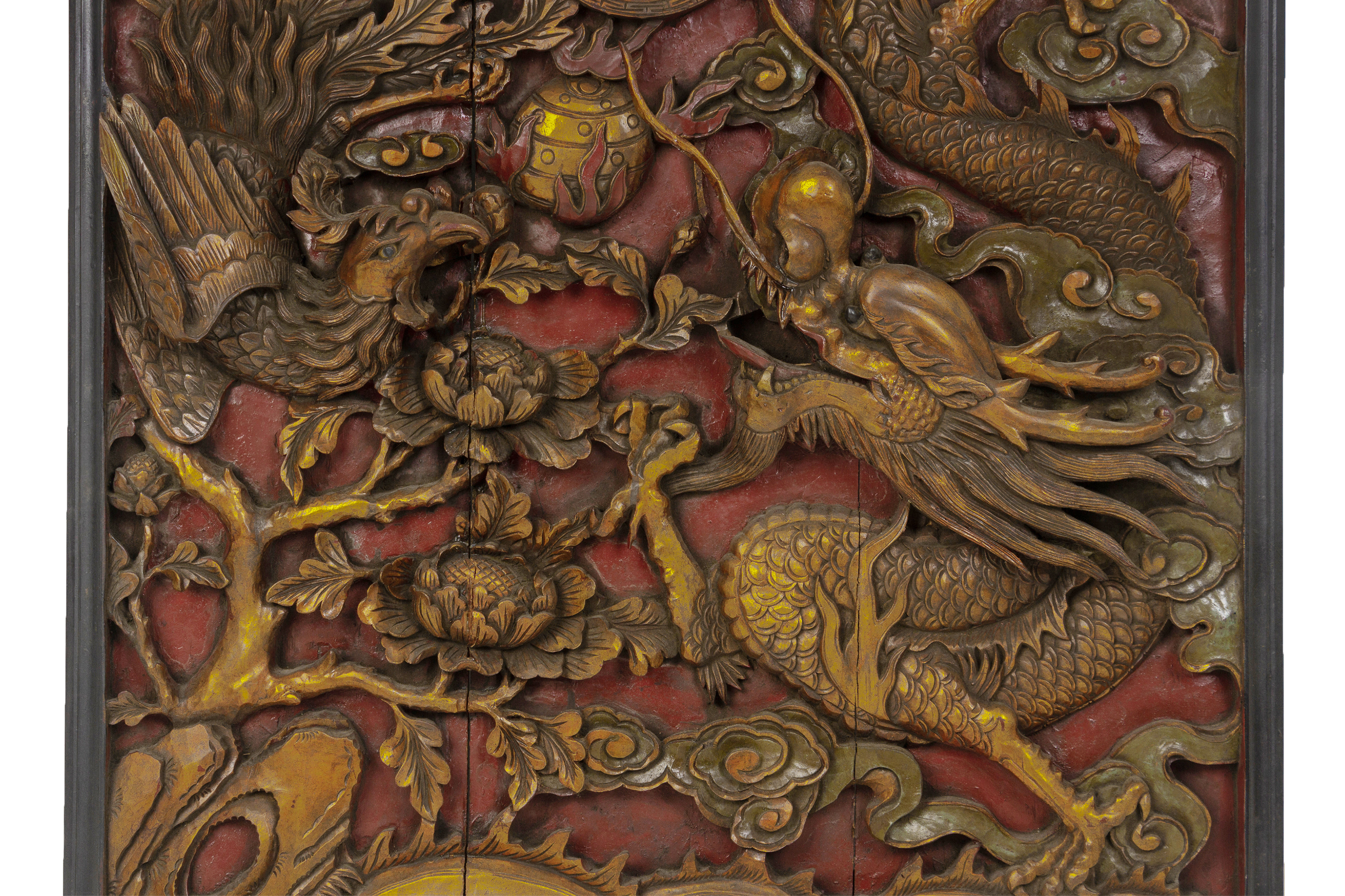 A LARGE CARVED WOOD DRAGON AND PHOENIX PANEL - Image 3 of 3