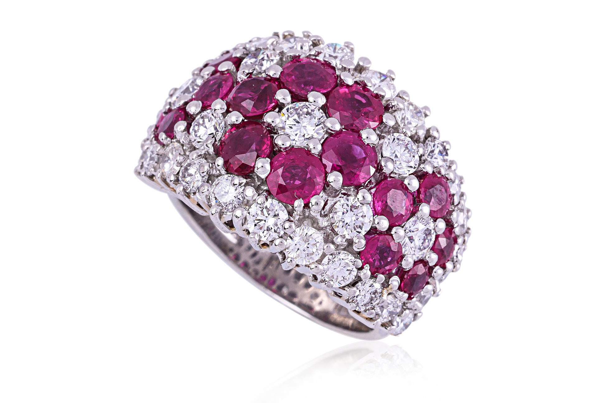 A BURMESE RUBY AND DIAMOND RING