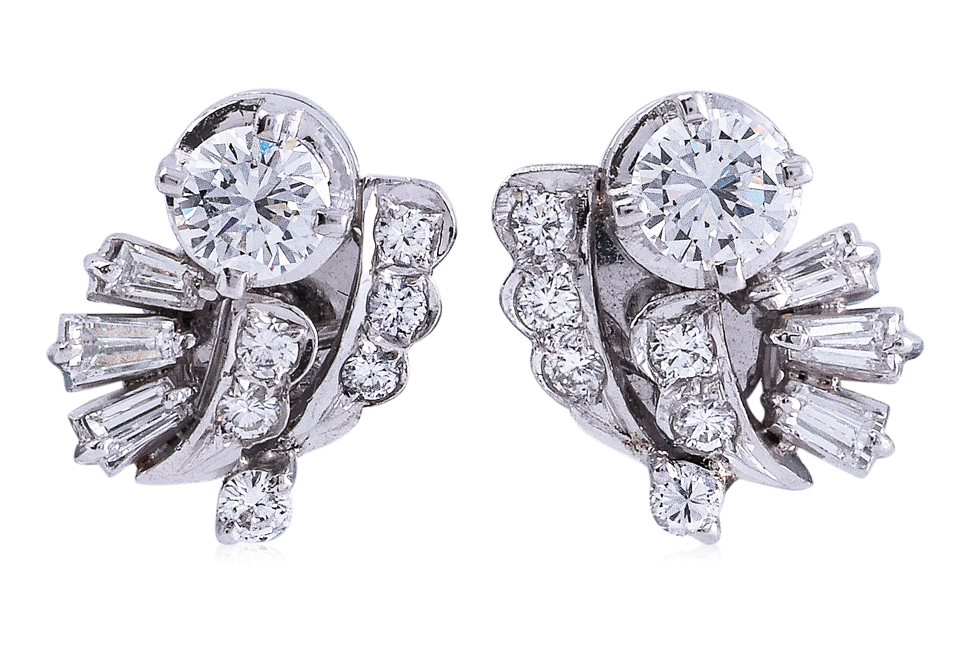 A PAIR OF DIAMOND EARRINGS