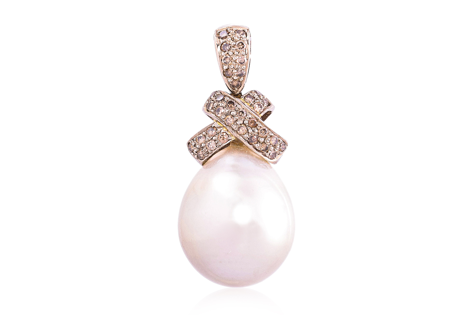 A CULTURED PEARL AND 'CHAMPAGNE' DIAMOND PENDANT