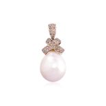 A CULTURED PEARL AND 'CHAMPAGNE' DIAMOND PENDANT