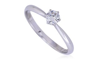 A SOLITAIRE DIAMOND RING