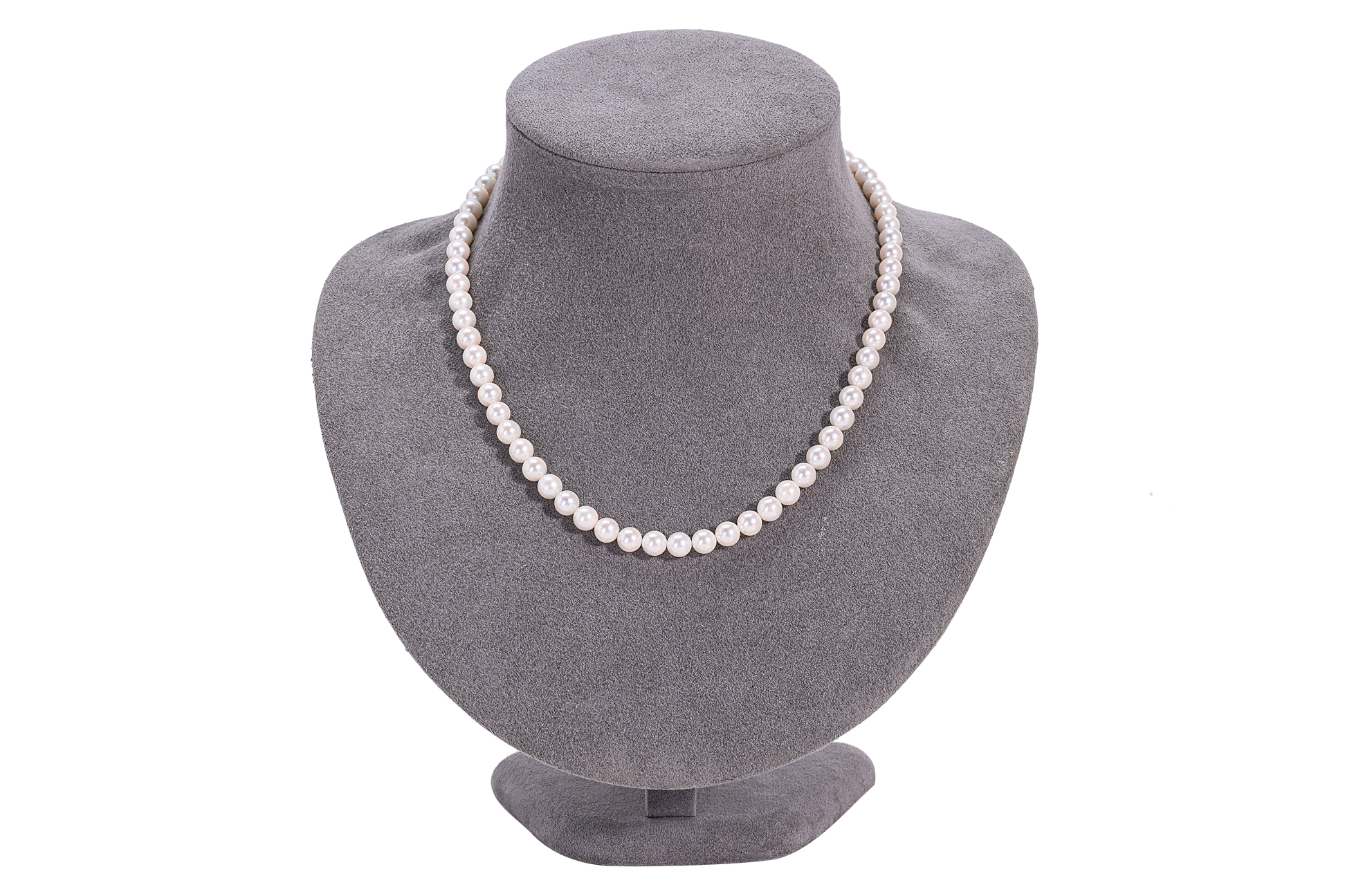 A CULTURED AKOYA PEARL STRAND ON SILVER CLASP - Image 3 of 3