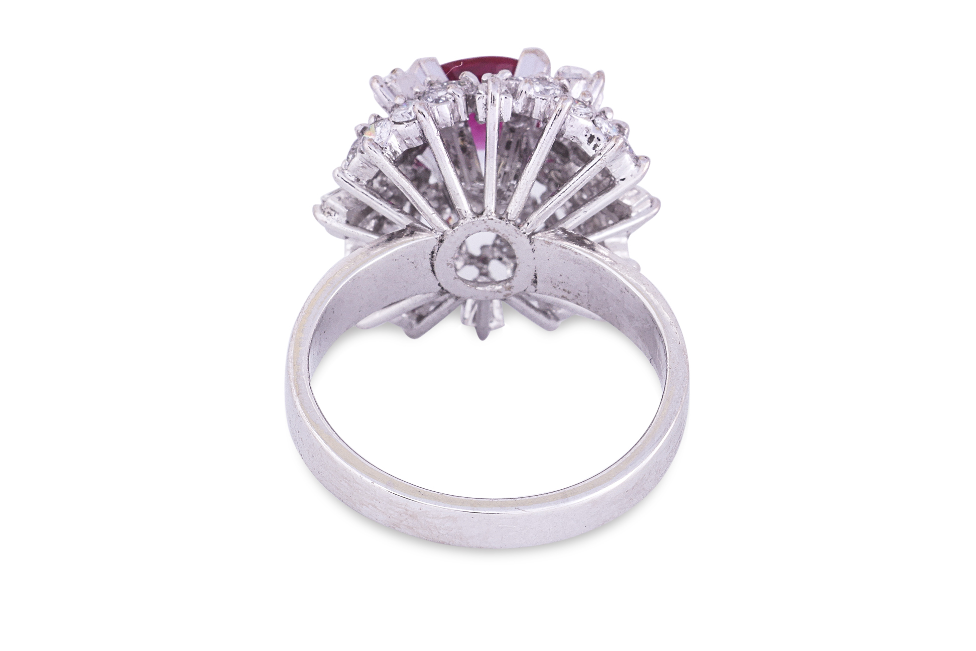 A RUBY AND DIAMOND RING - Image 3 of 3