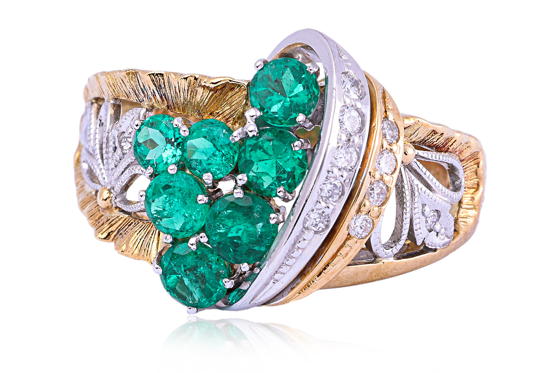 AN EMERALD AND DIAMOND RING - Image 2 of 4