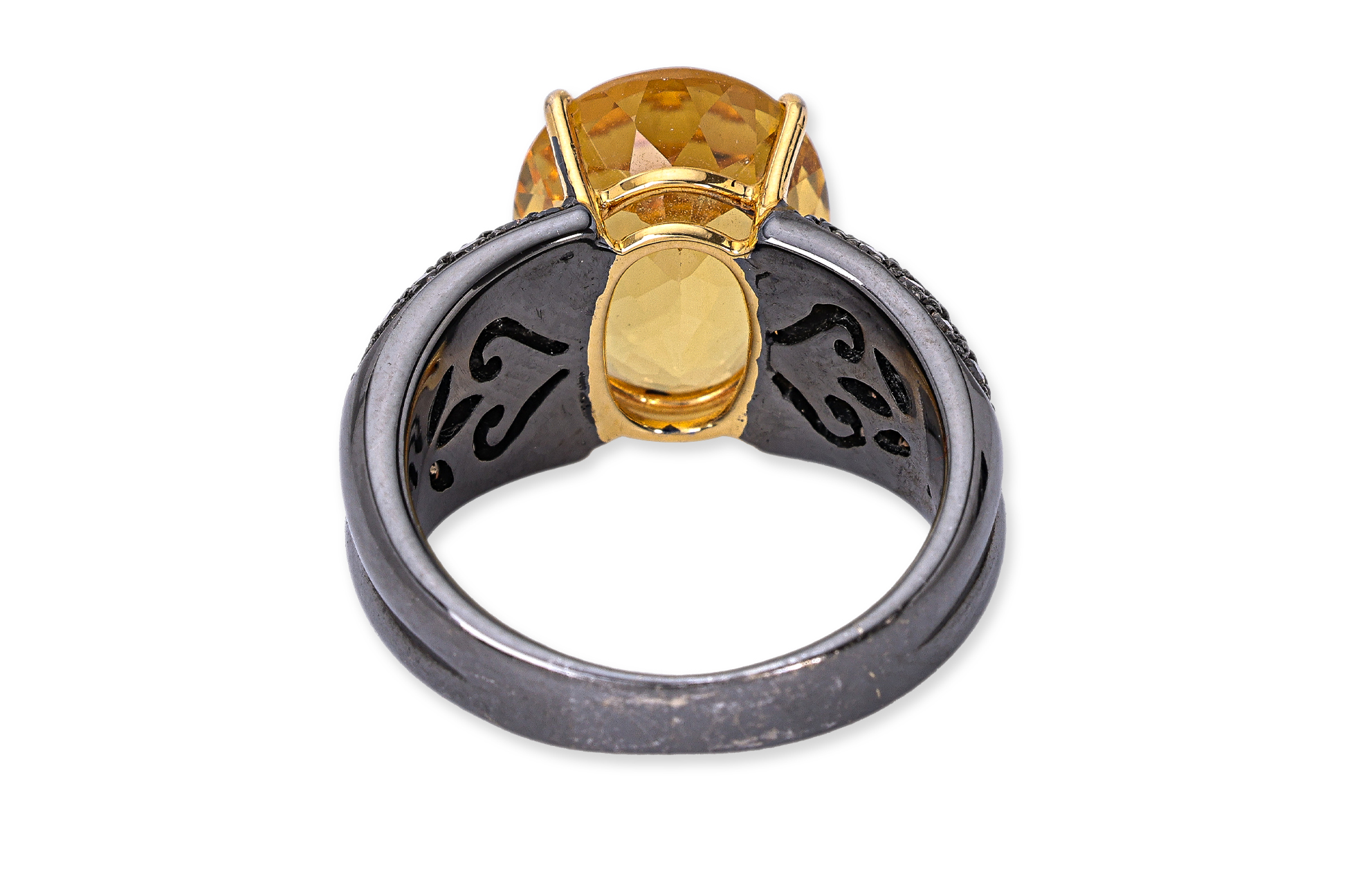 A YELLOW BERYL AND 'CHAMPAGNE' DIAMOND RING - Image 3 of 3