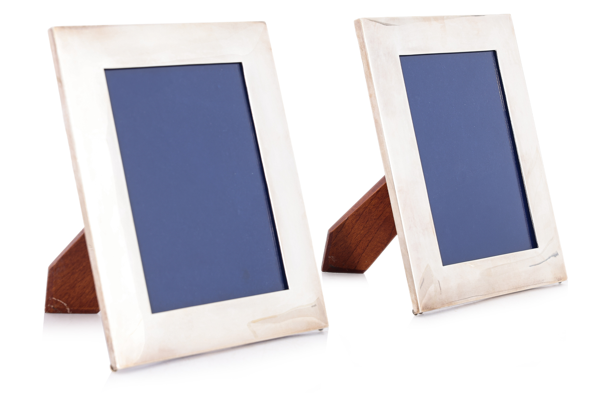 A PAIR OF SILVER PHOTOGRAPH FRAMES