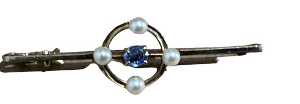 Antique 9ct Gold and Pearl Brooch - 2.45 grams