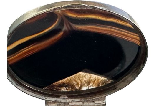 Antique William Robb Ballater Silver Box with Agate Lid - 48mm x 41mm x 25mm. - Image 9 of 9