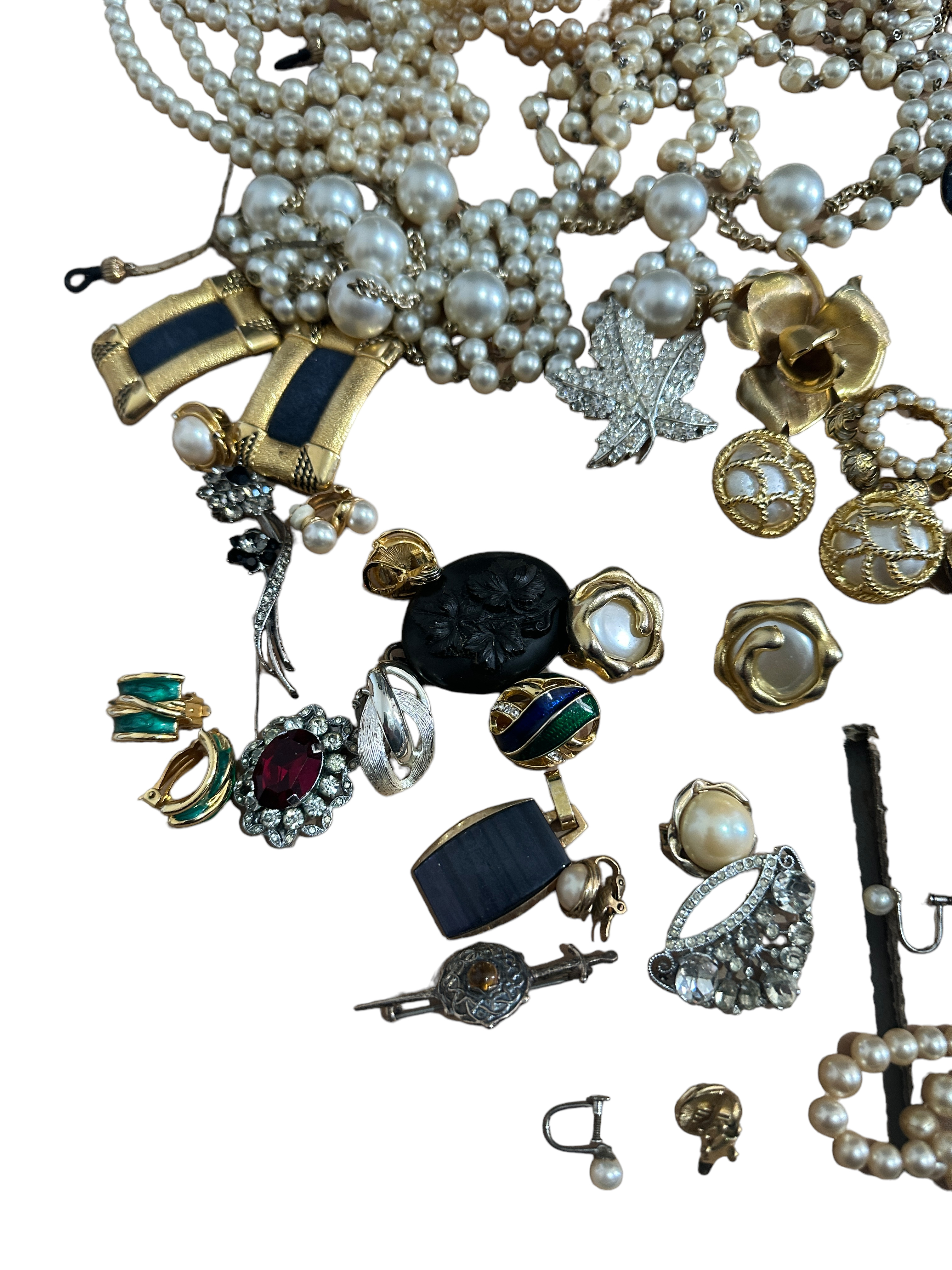 Lot of Vintage Costume Jewellery. - Image 6 of 13