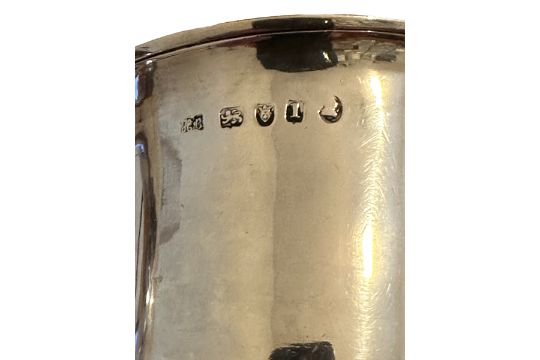 Antique Hester Bateman London Silver 1784? 2 Handled Silver Cup - 5 13/16" tall and approx 8" wide - Image 5 of 10