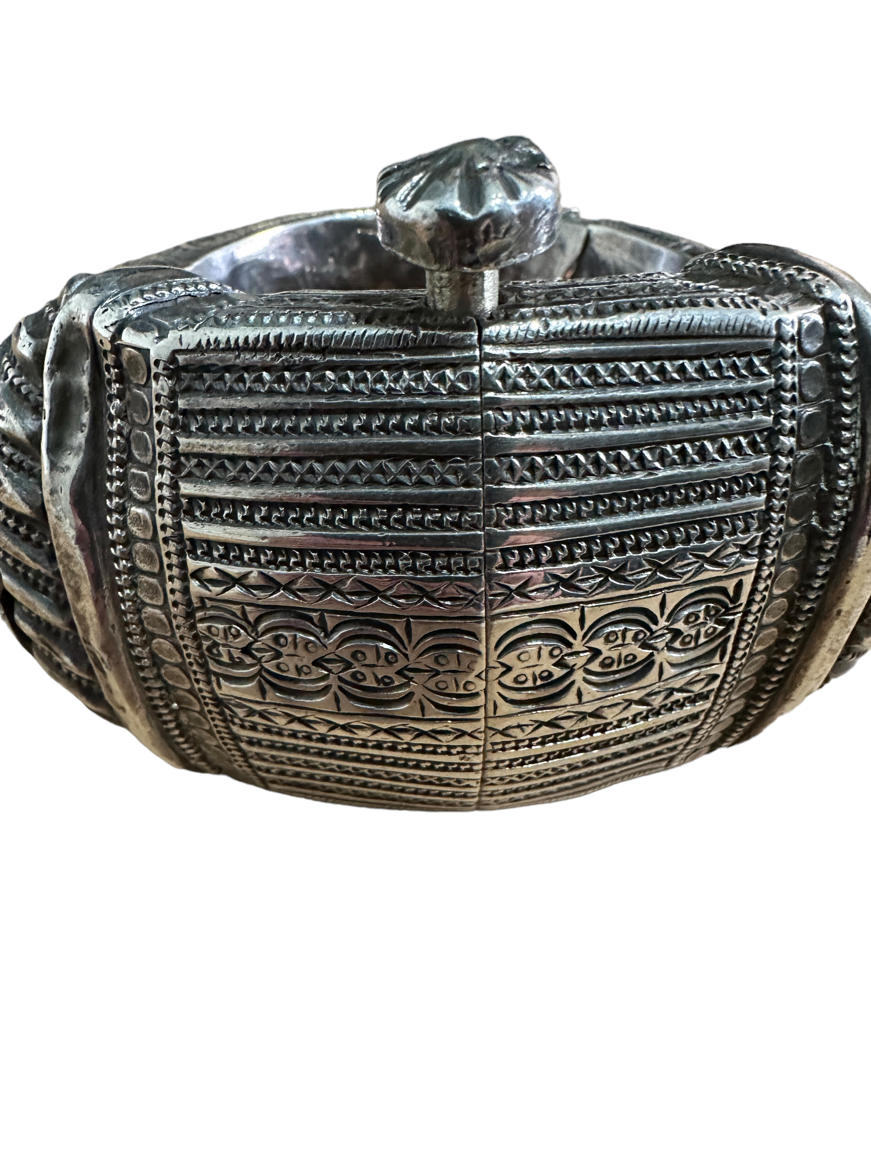 Antique Omani Tribal Hinged Silver Anklet - 11cm x 9.2cm. - approx 240 grams. (No 2) - Image 6 of 7