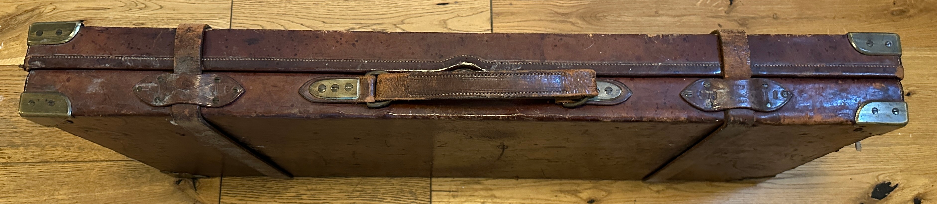 Antique Holland&Holland Leather and Wood Gun Case - 33 1/2" x 14 1/2" x 3 5/8" with fittings. - Image 8 of 9