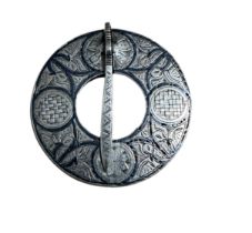 A mid 18th century Scottish niello plaid brooch of 7.5cm in diameter.