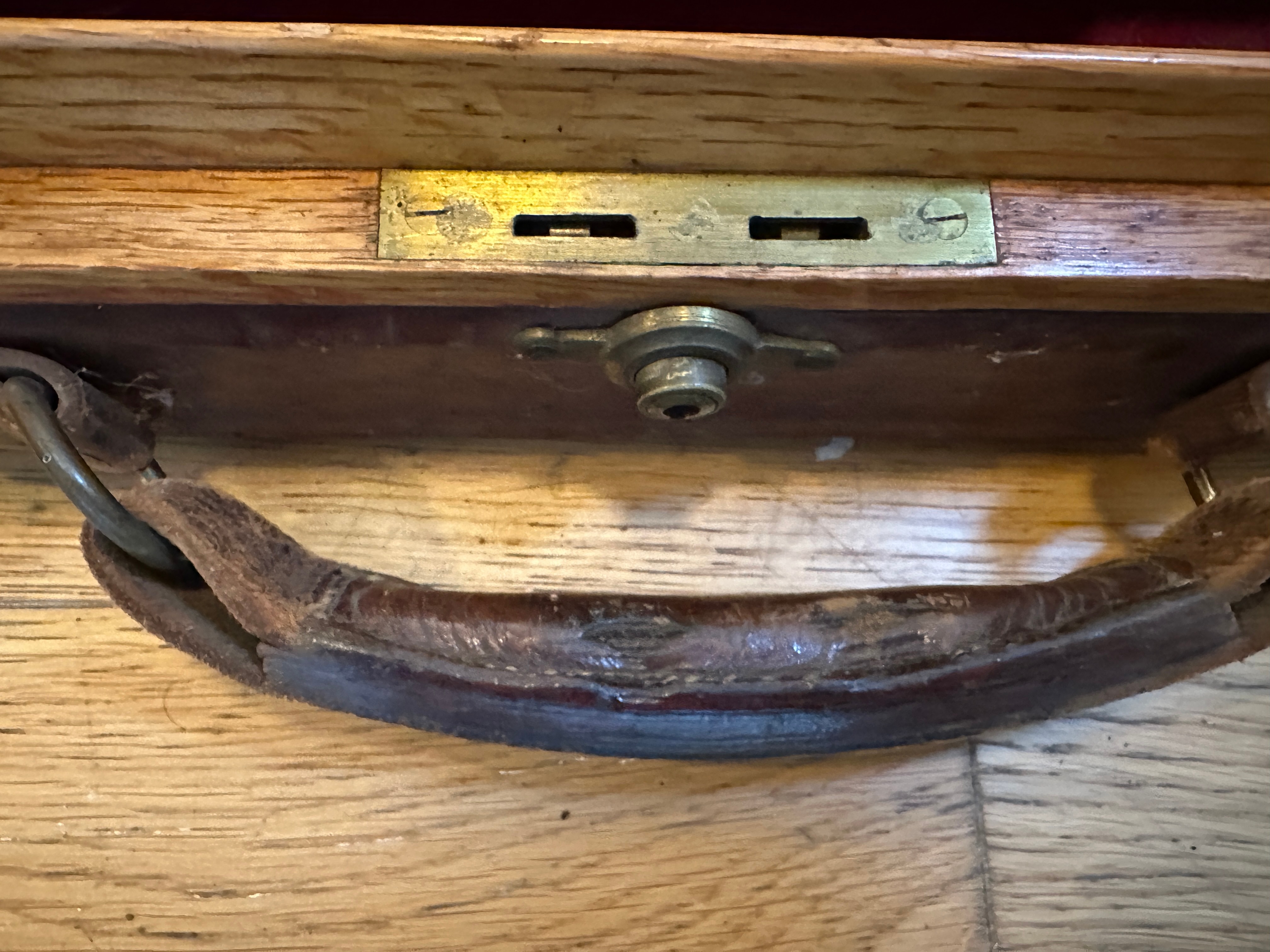 Antique Holland&Holland Leather and Wood Gun Case - 33 1/2" x 14 1/2" x 3 5/8" with fittings. - Image 7 of 9