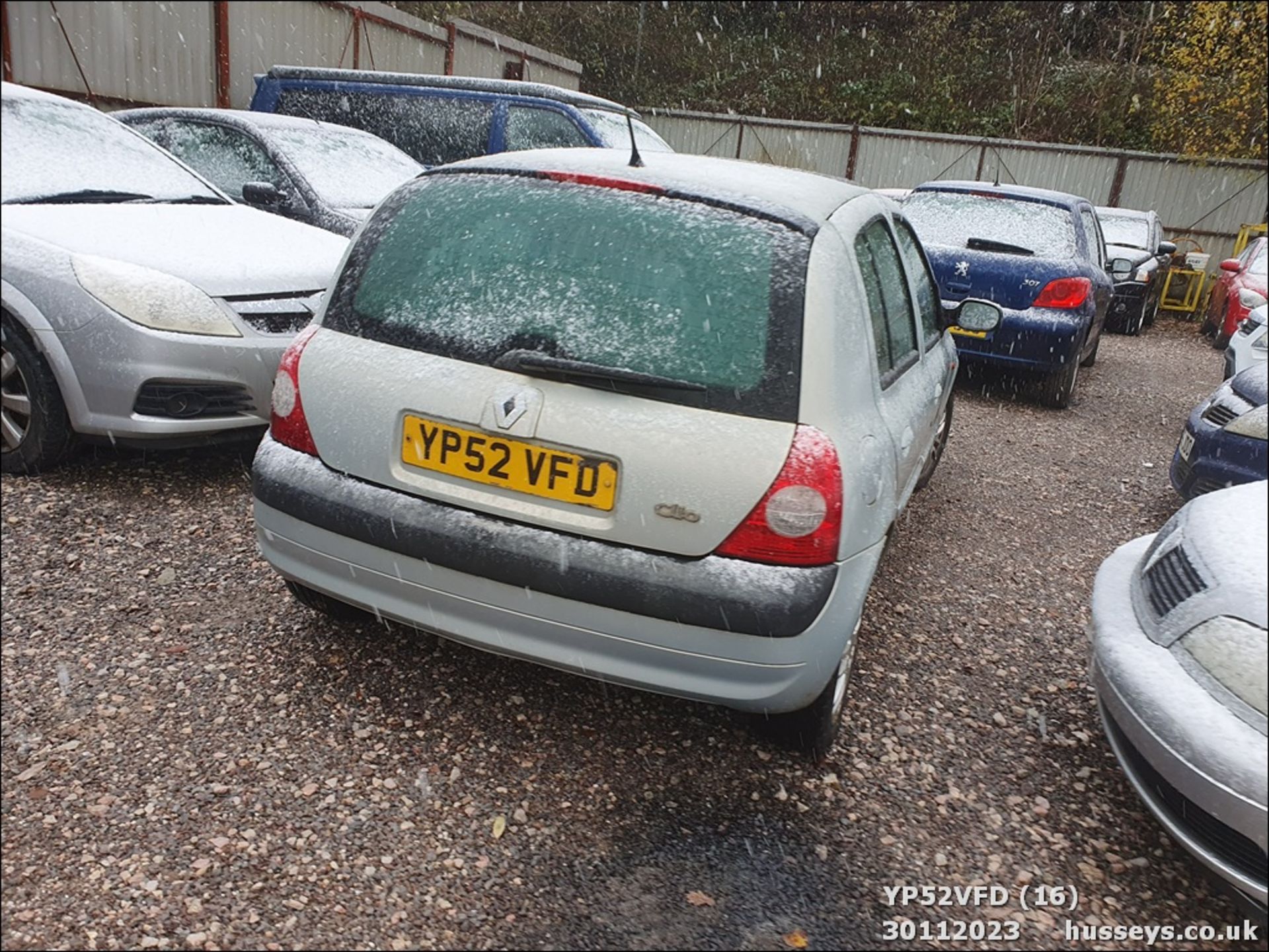 02/52 RENAULT CLIO INITIALE DCI - 1461cc 5dr Hatchback (Silver, 154k) - Image 17 of 48