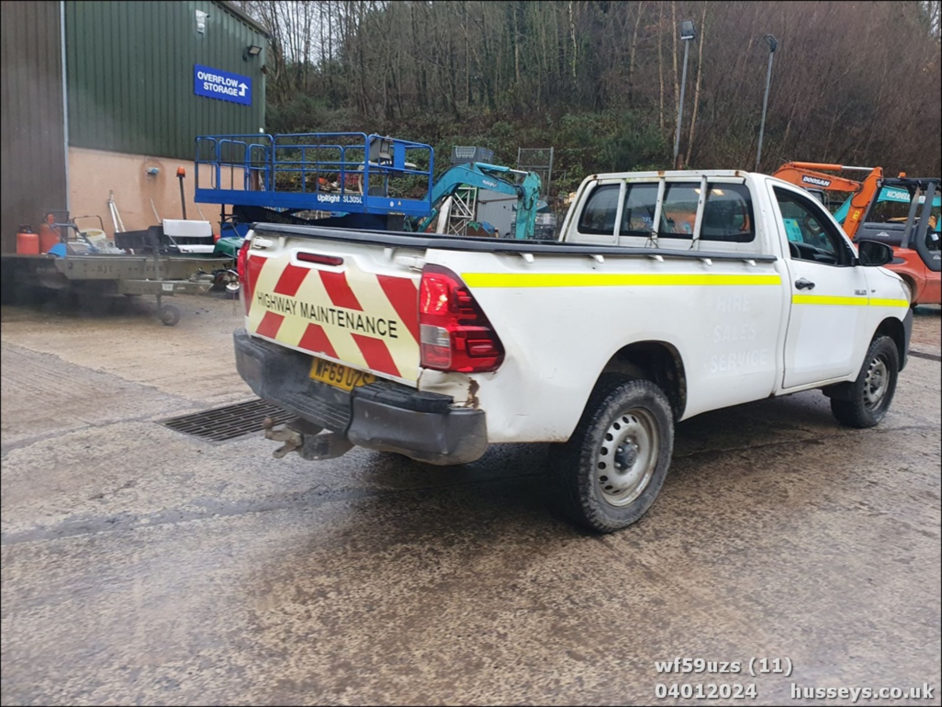 19/69 TOYOTA HILUX ACTIVE D-4D 4WD S/C - 2393cc 2dr 4x4 (White, 150k) - Image 11 of 50