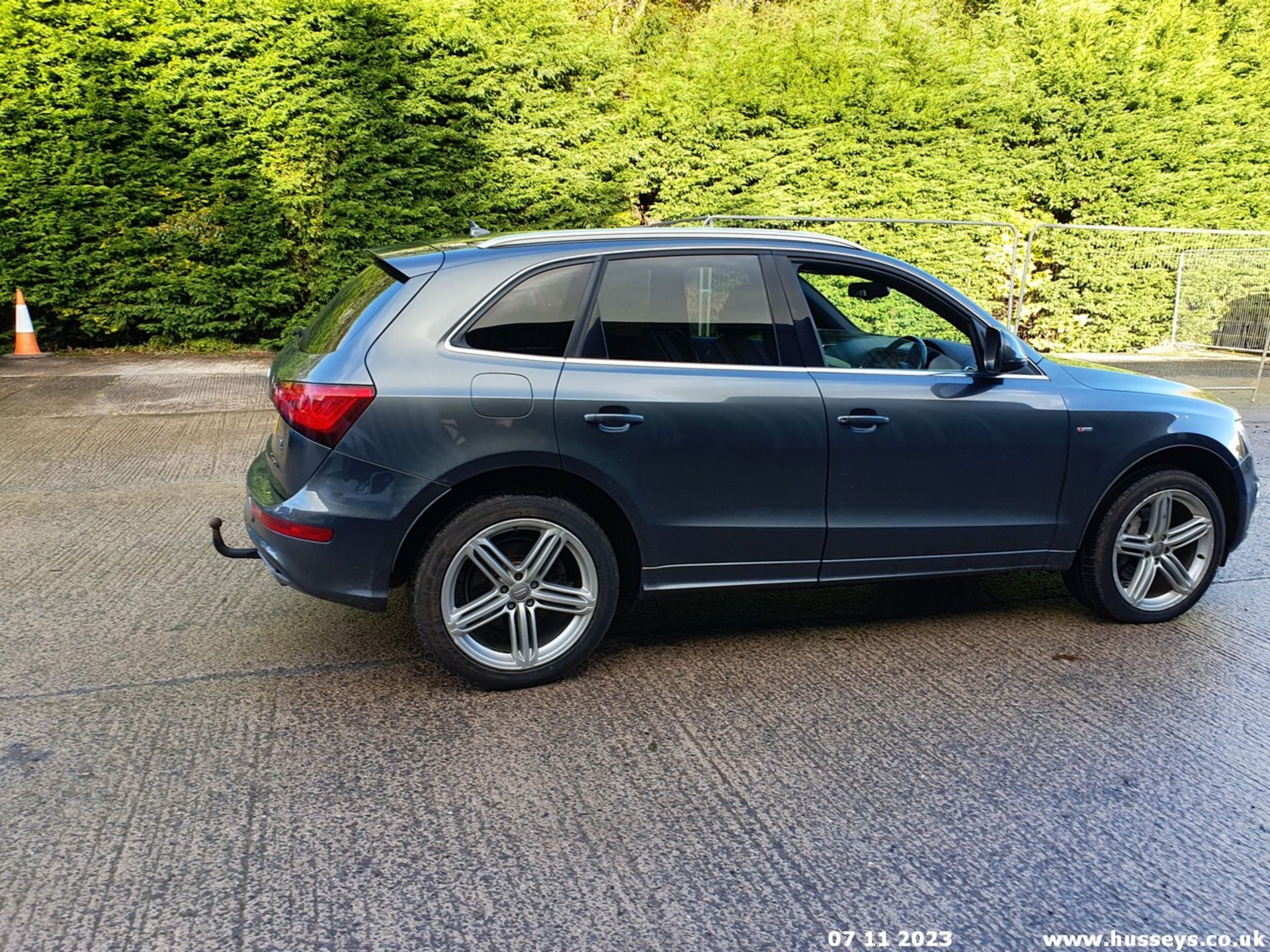 13/13 AUDI Q5 S LINE PLUS TDI QUATTR - 2967cc 5dr Estate (Grey, 118k) - Image 9 of 48