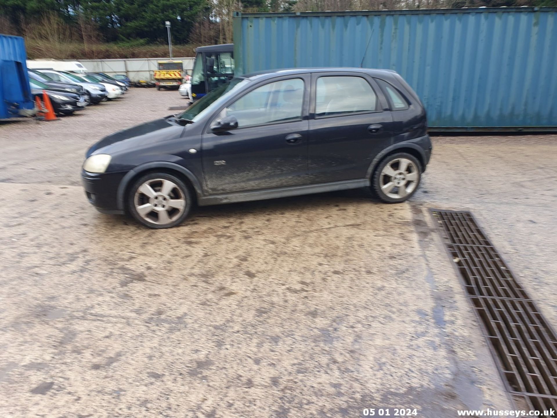 05/05 VAUXHALL CORSA SRI 16V - 1364cc 5dr Hatchback (Black, 164k) - Image 9 of 52