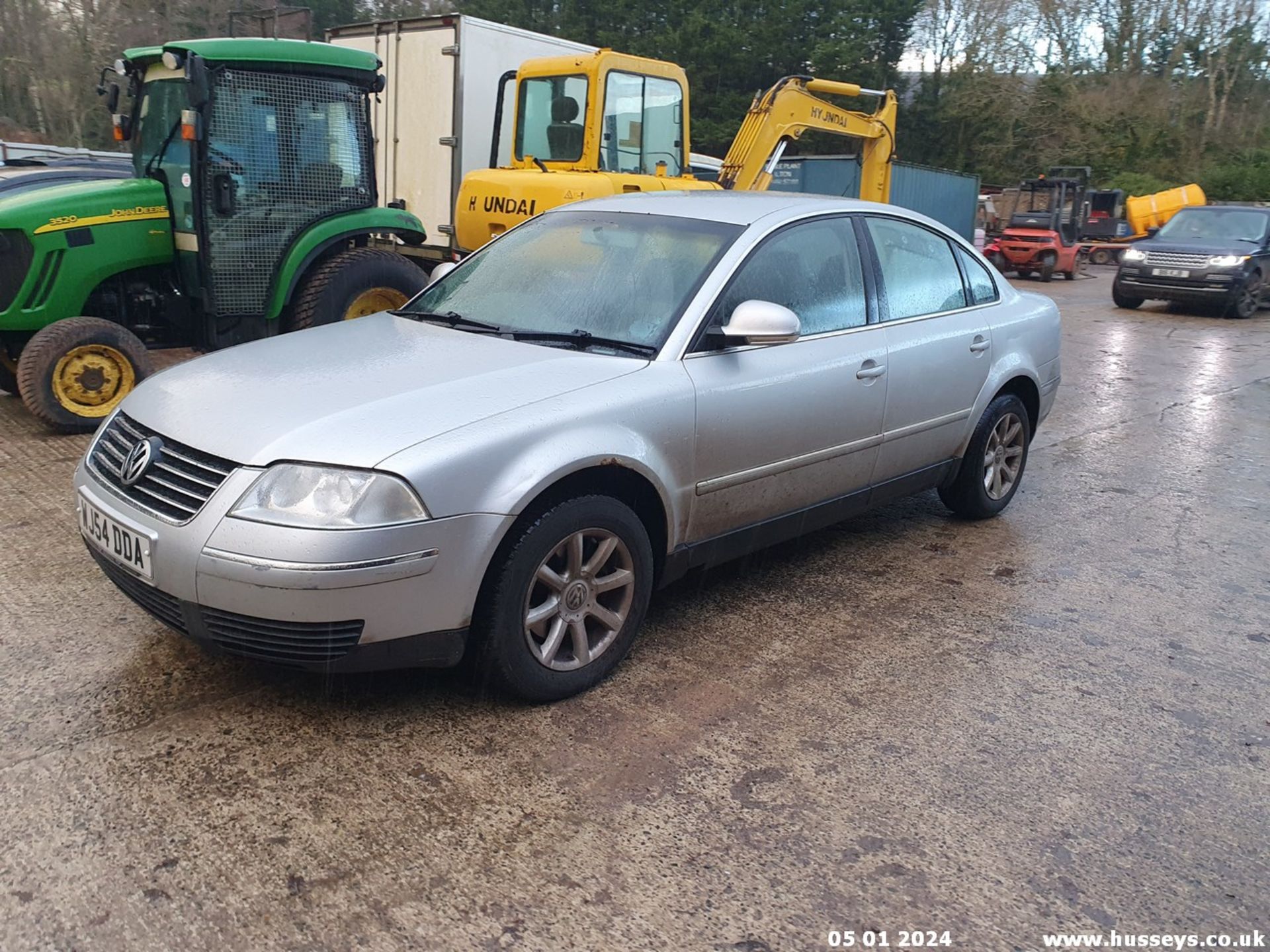 04/54 VOLKSWAGEN PASSAT HIGHLINE TDI 100 - 1896cc 4dr Saloon (Silver, 222k) - Image 12 of 51