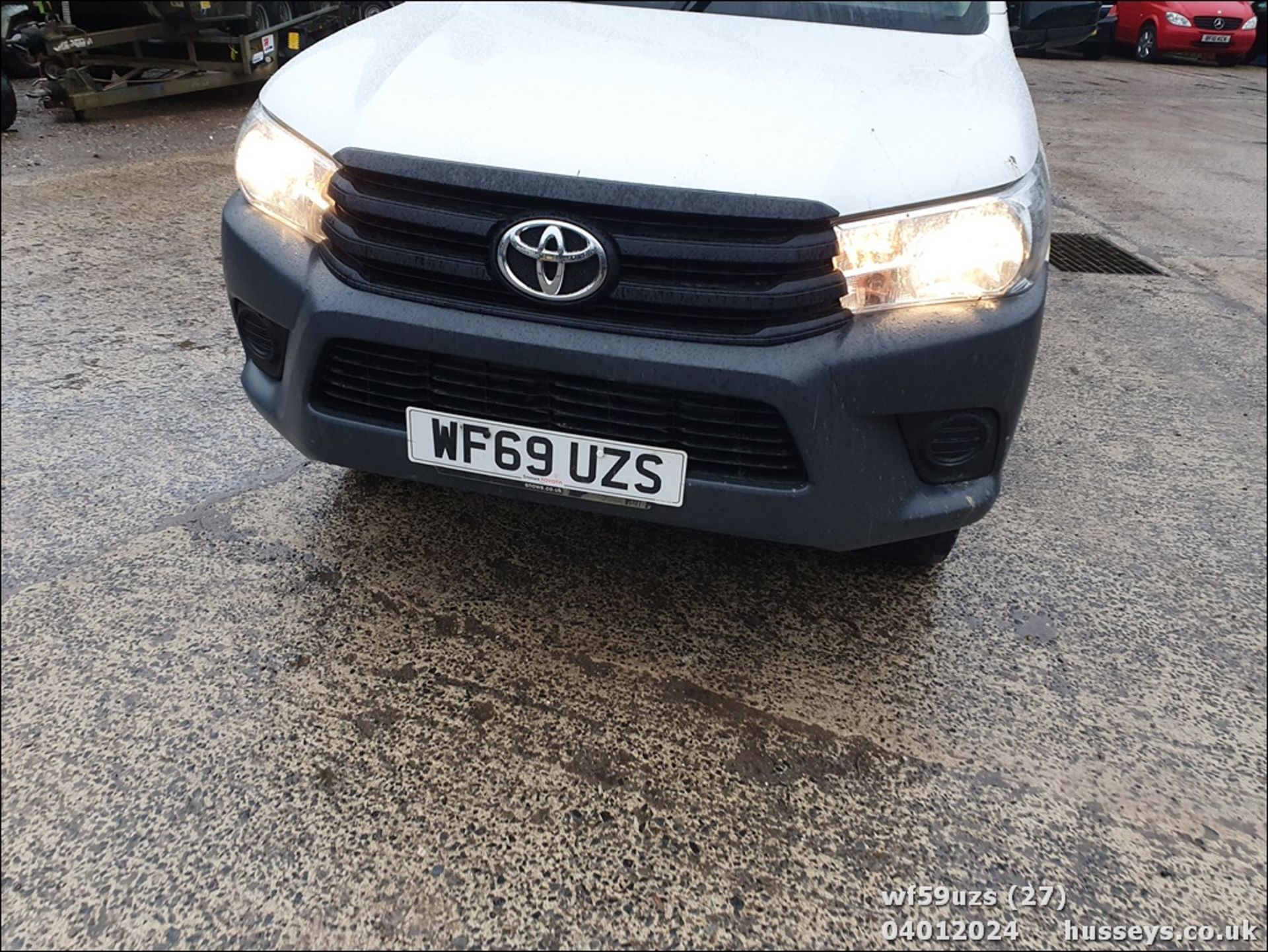 19/69 TOYOTA HILUX ACTIVE D-4D 4WD S/C - 2393cc 2dr 4x4 (White, 150k) - Image 29 of 50