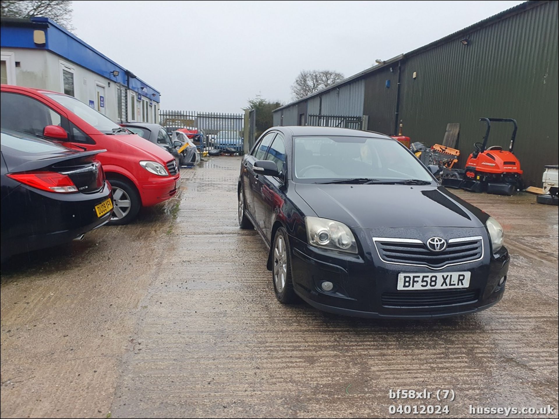 08/58 TOYOTA AVENSIS TR D-4D - 1998cc 5dr Hatchback (Black, 126k) - Image 8 of 38