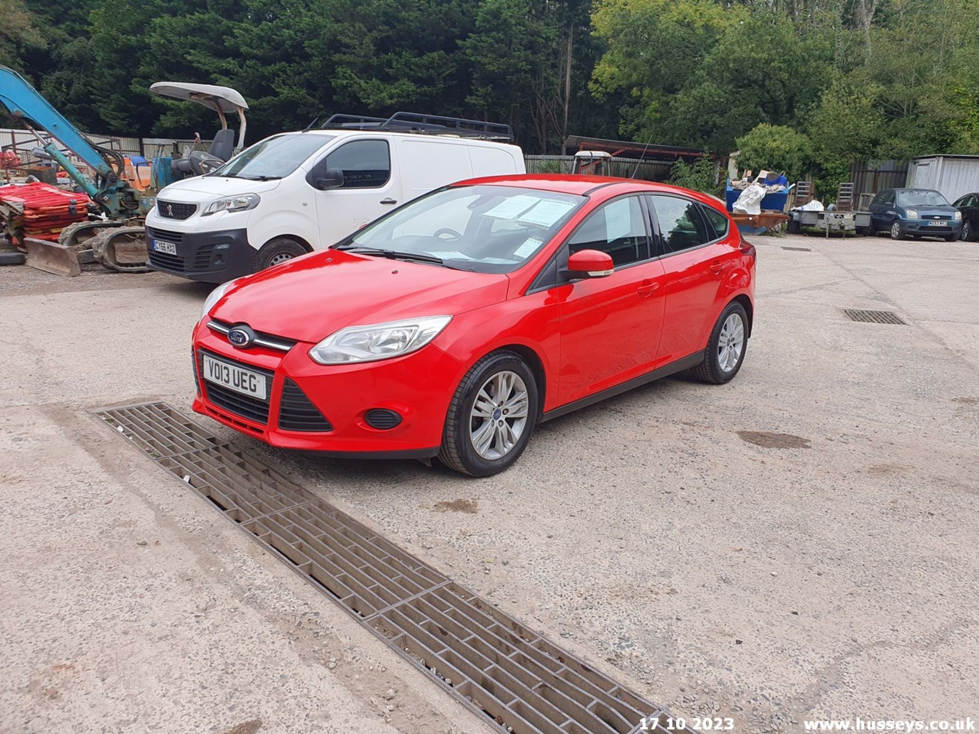 13/13 FORD FOCUS EDGE TDCI 115 - 1560cc 5dr Hatchback (Red, 186k) - Image 5 of 70