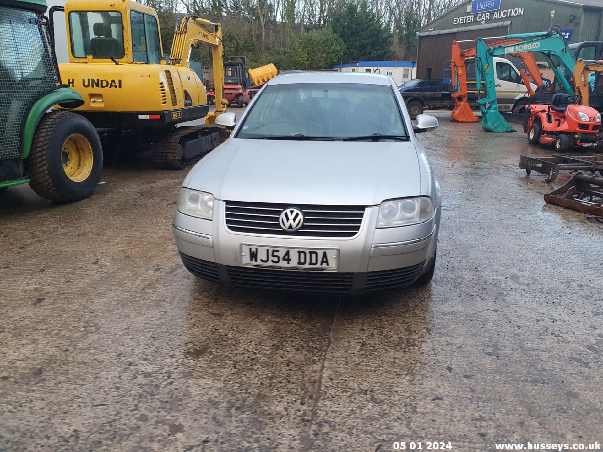 04/54 VOLKSWAGEN PASSAT HIGHLINE TDI 100 - 1896cc 4dr Saloon (Silver, 222k) - Image 8 of 51