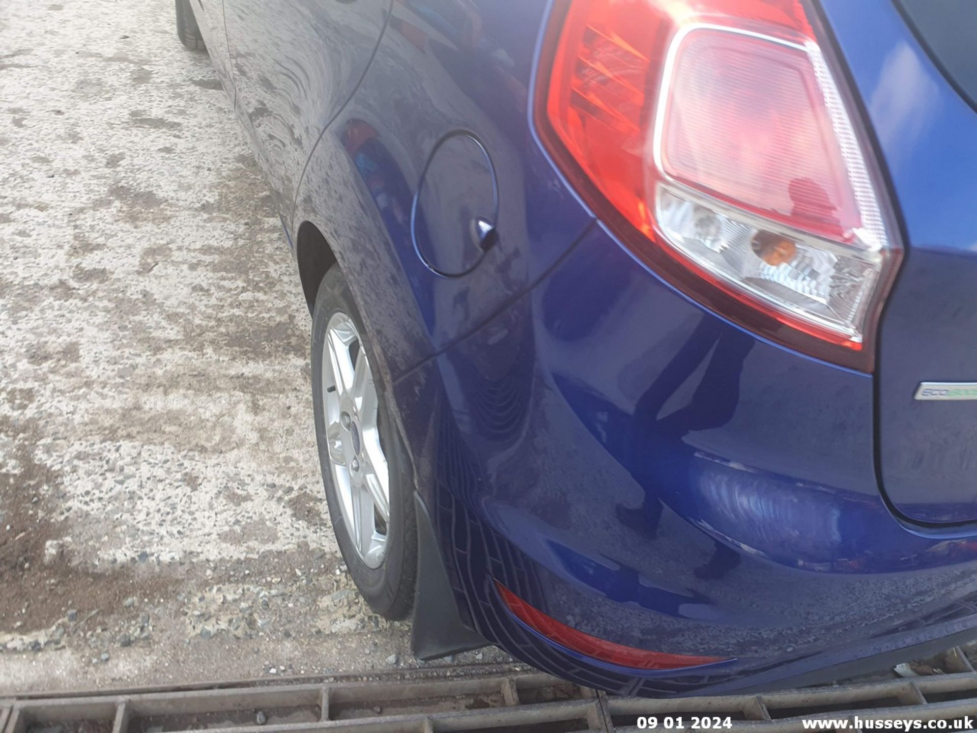 13/63 FORD FIESTA ZETEC - 998cc 5dr Hatchback (Blue, 52k) - Image 8 of 42