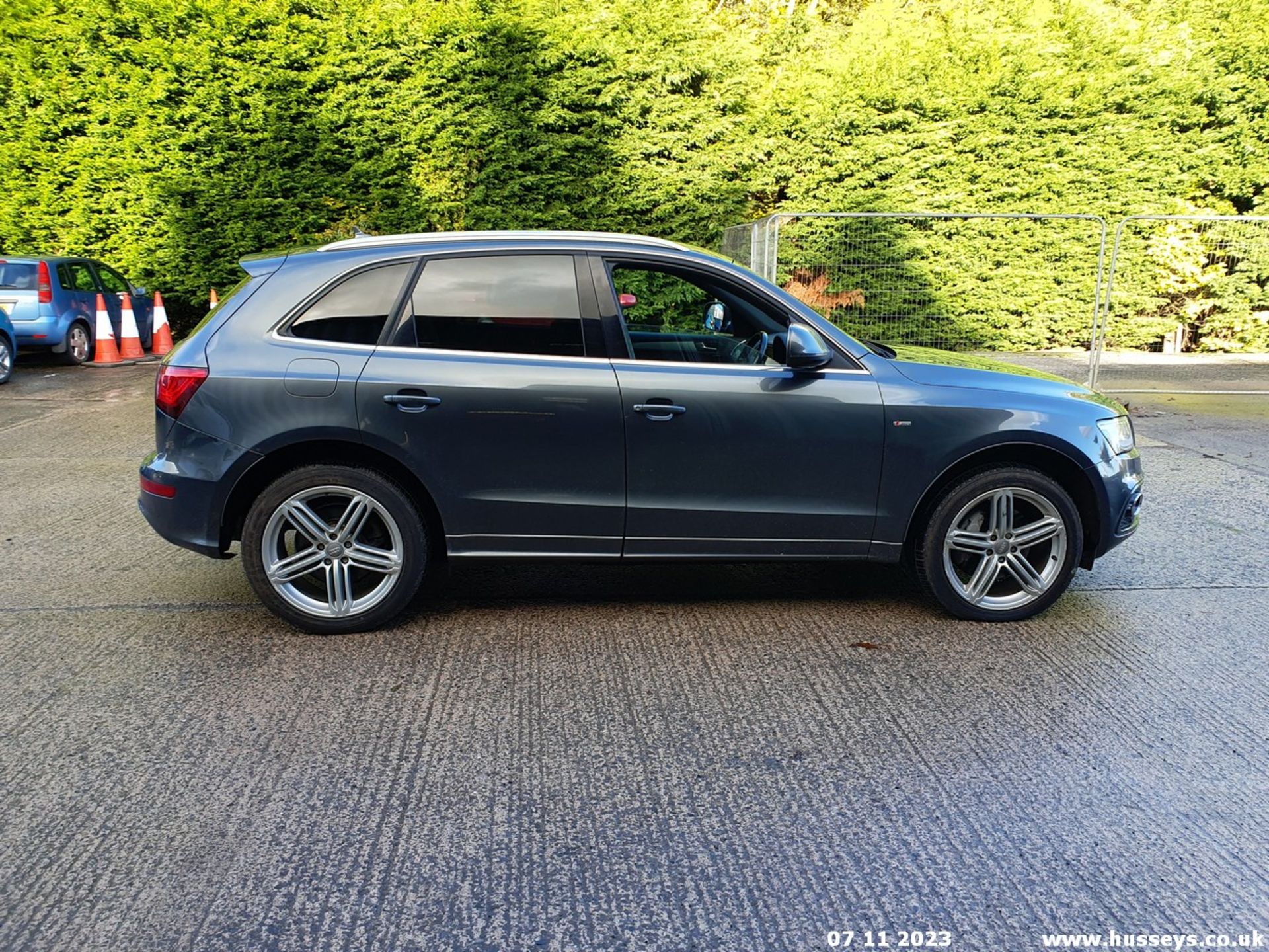 13/13 AUDI Q5 S LINE PLUS TDI QUATTR - 2967cc 5dr Estate (Grey, 118k) - Image 8 of 48