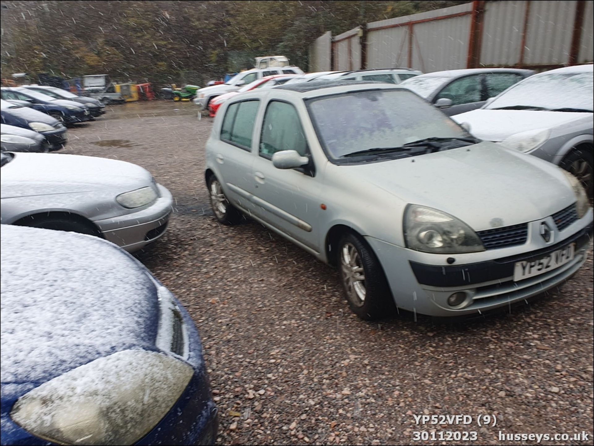 02/52 RENAULT CLIO INITIALE DCI - 1461cc 5dr Hatchback (Silver, 154k) - Image 10 of 48