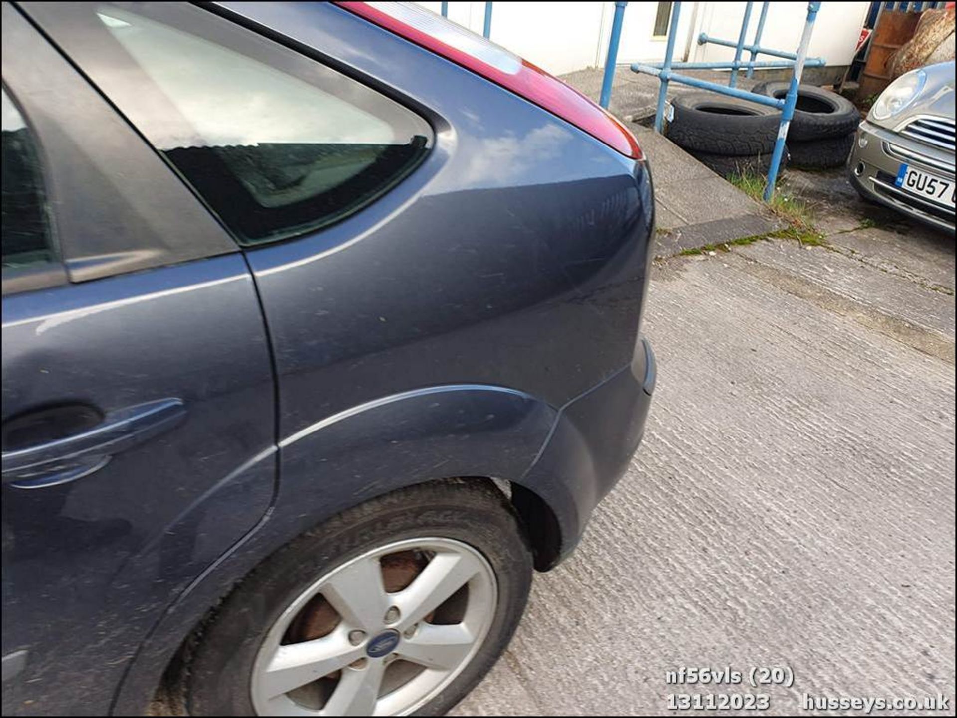 06/56 FORD FOCUS ZETEC CLIMATE - 1596cc 5dr Hatchback (Grey, 151k) - Bild 21 aus 35