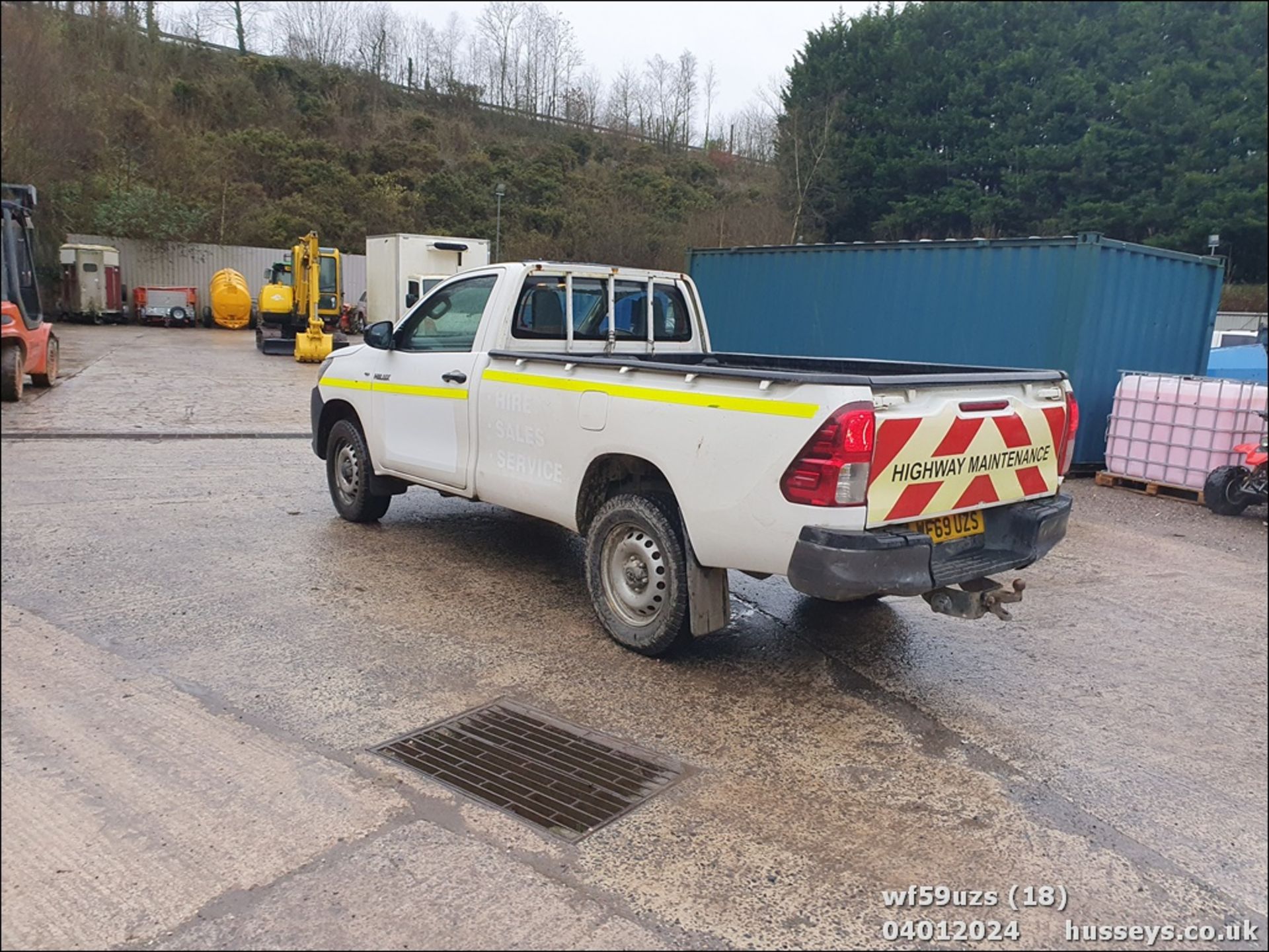 19/69 TOYOTA HILUX ACTIVE D-4D 4WD S/C - 2393cc 2dr 4x4 (White, 150k) - Image 20 of 50