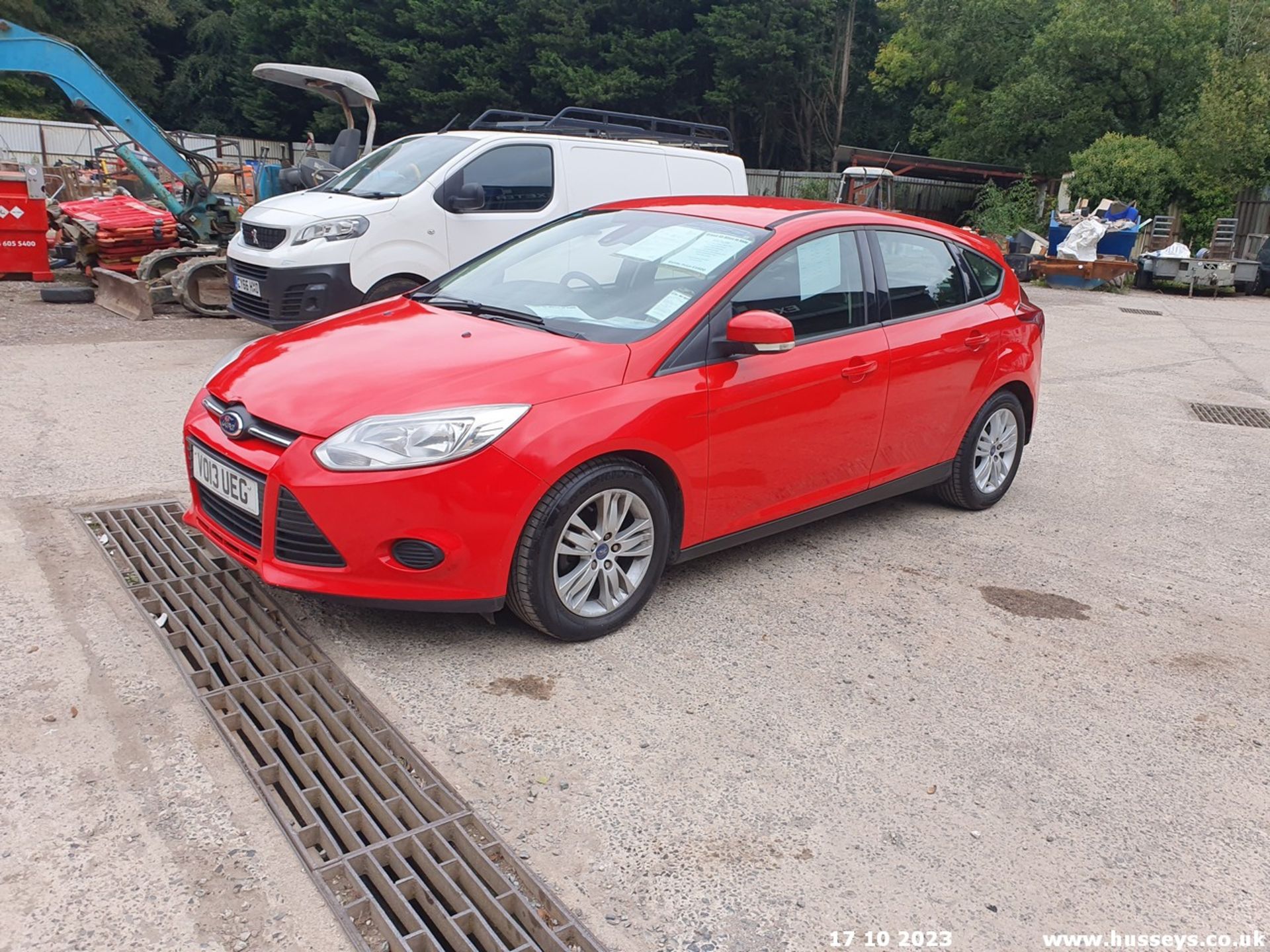 13/13 FORD FOCUS EDGE TDCI 115 - 1560cc 5dr Hatchback (Red, 186k) - Image 33 of 70