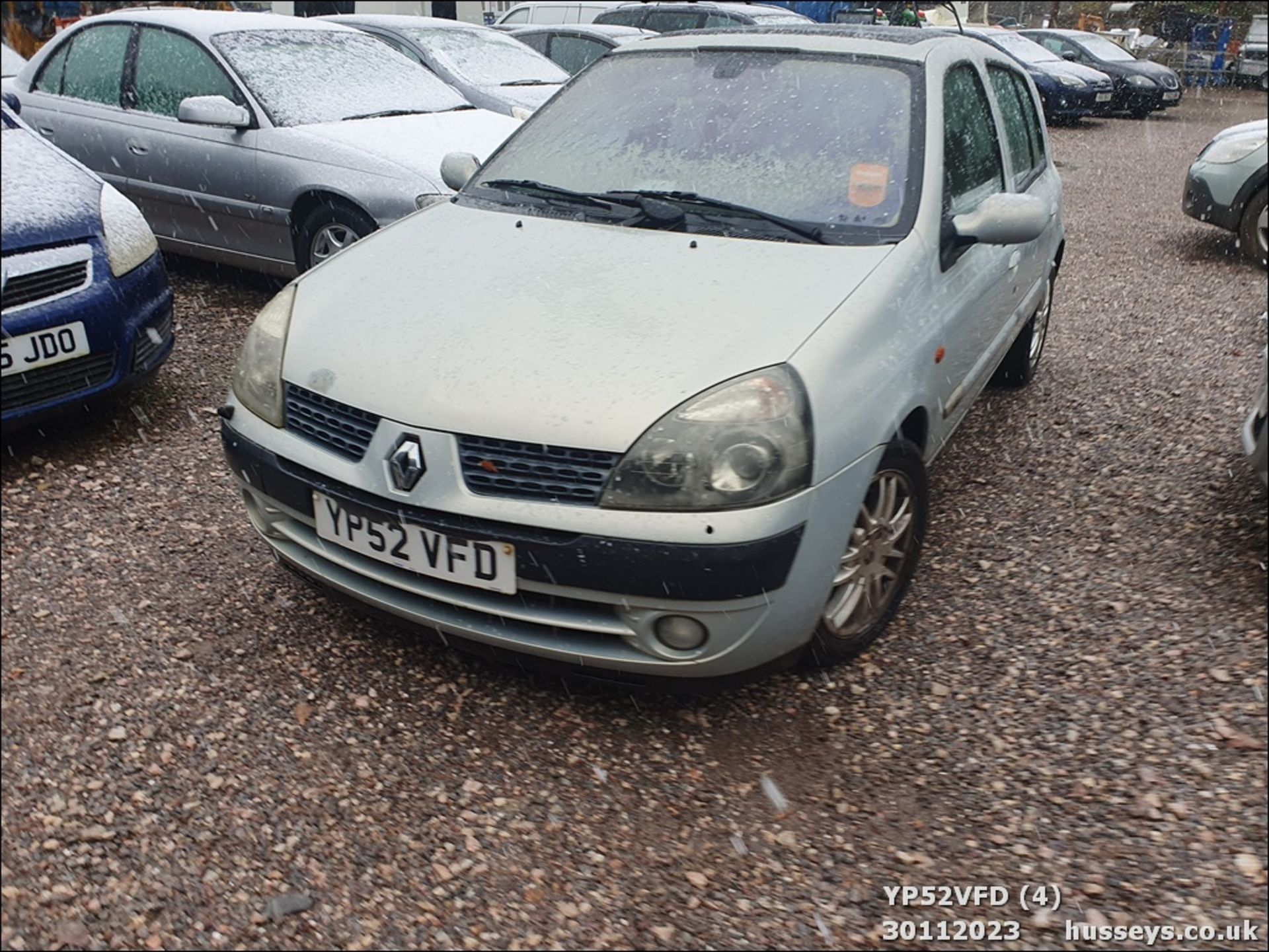 02/52 RENAULT CLIO INITIALE DCI - 1461cc 5dr Hatchback (Silver, 154k) - Image 5 of 48