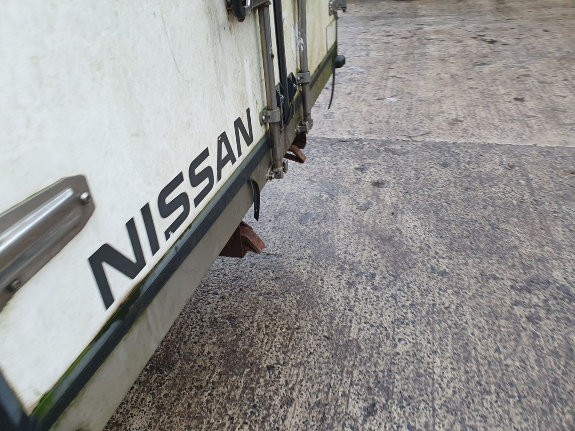 10/10 NISSAN CABSTAR 35.13 S/C SWB - 2488cc 2dr Refrigerated (White) - Image 27 of 36