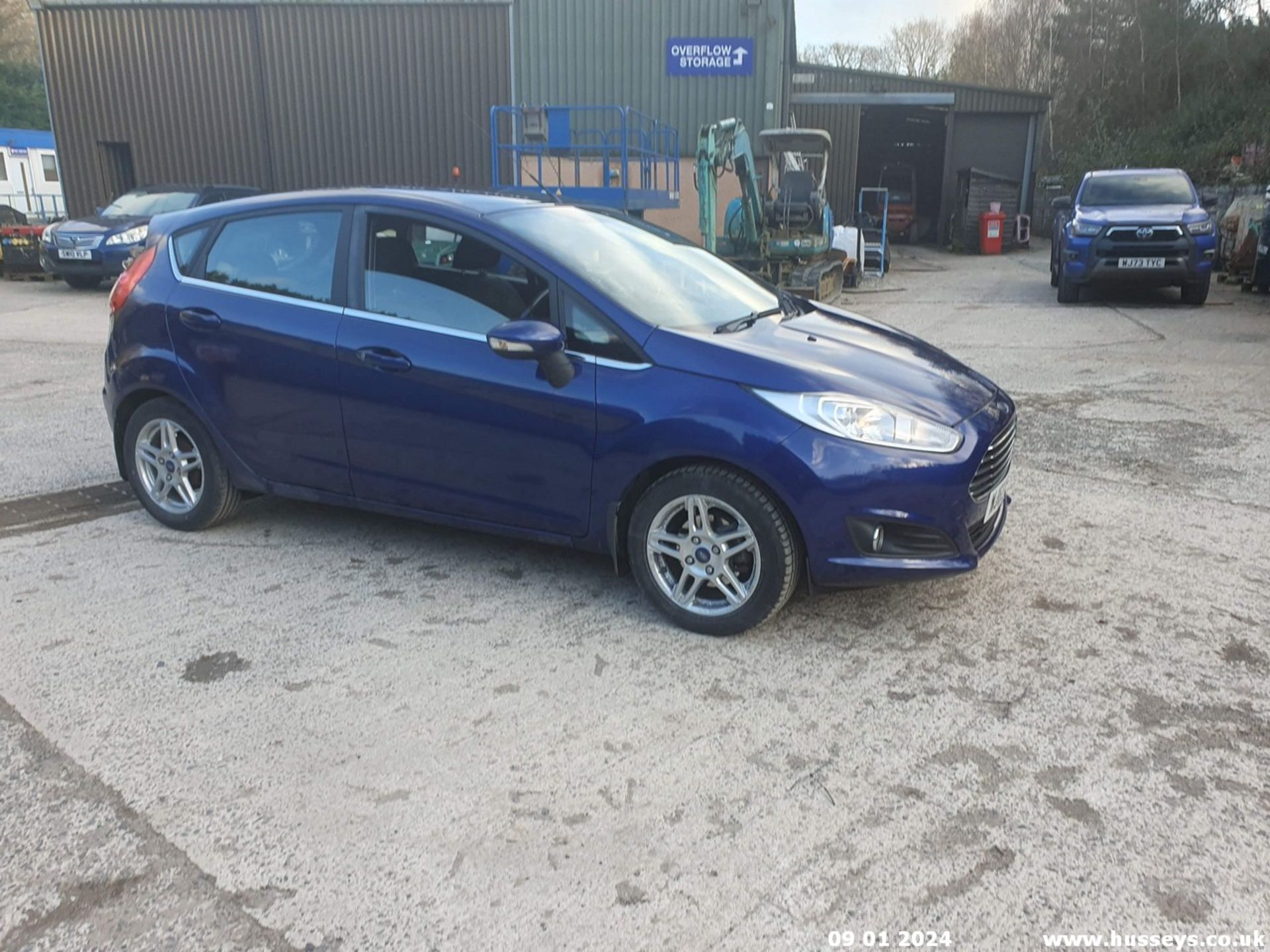 13/63 FORD FIESTA ZETEC - 998cc 5dr Hatchback (Blue, 52k) - Image 2 of 42