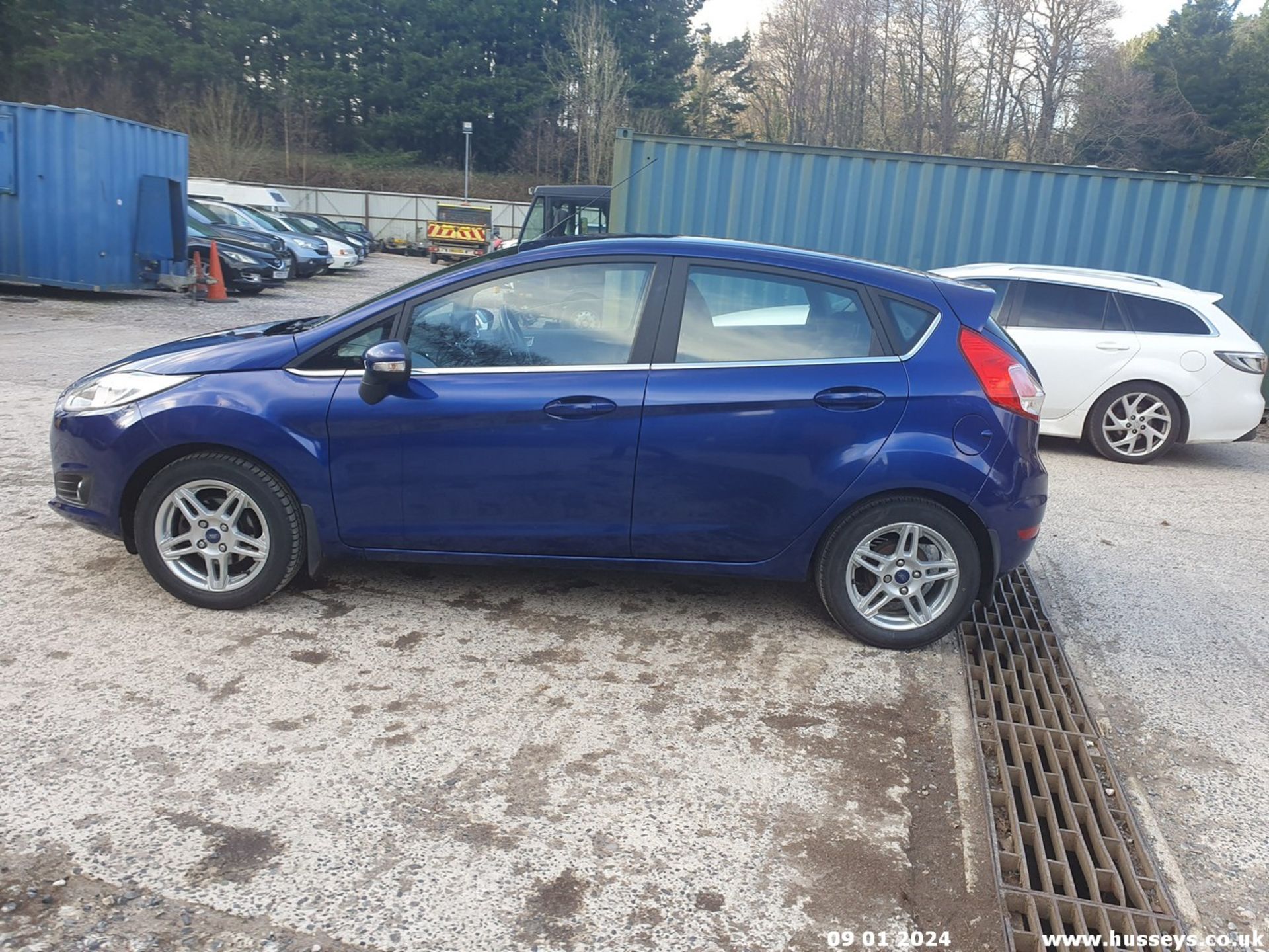 13/63 FORD FIESTA ZETEC - 998cc 5dr Hatchback (Blue, 52k) - Image 32 of 42