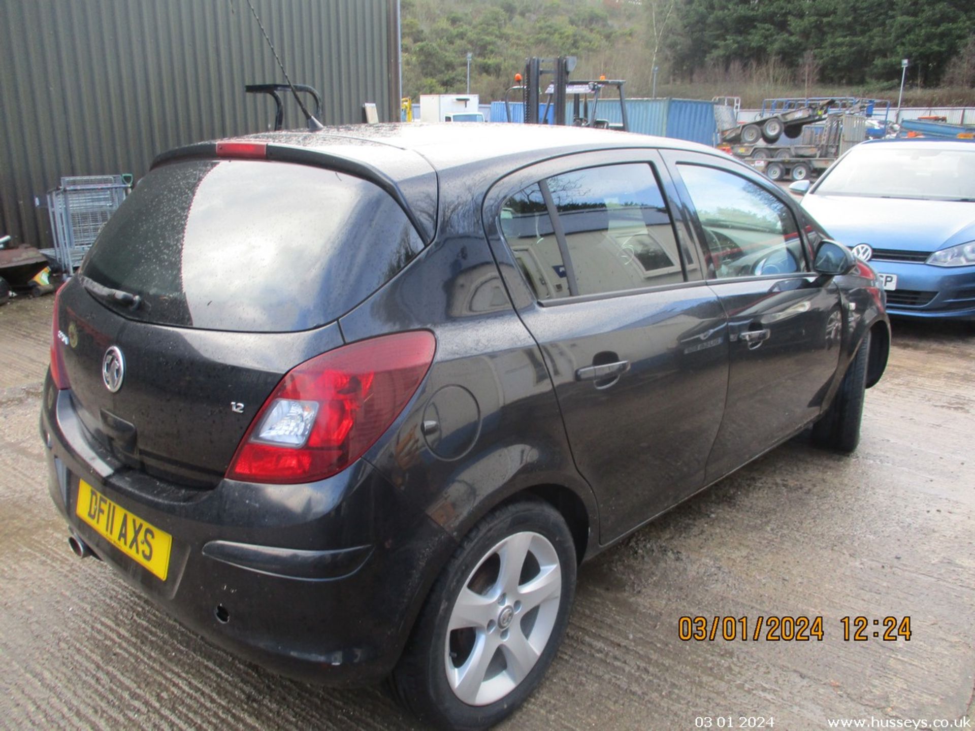 11/11 VAUXHALL CORSA SXI - 1229cc 5dr Hatchback (Black, 11k) - Image 7 of 18