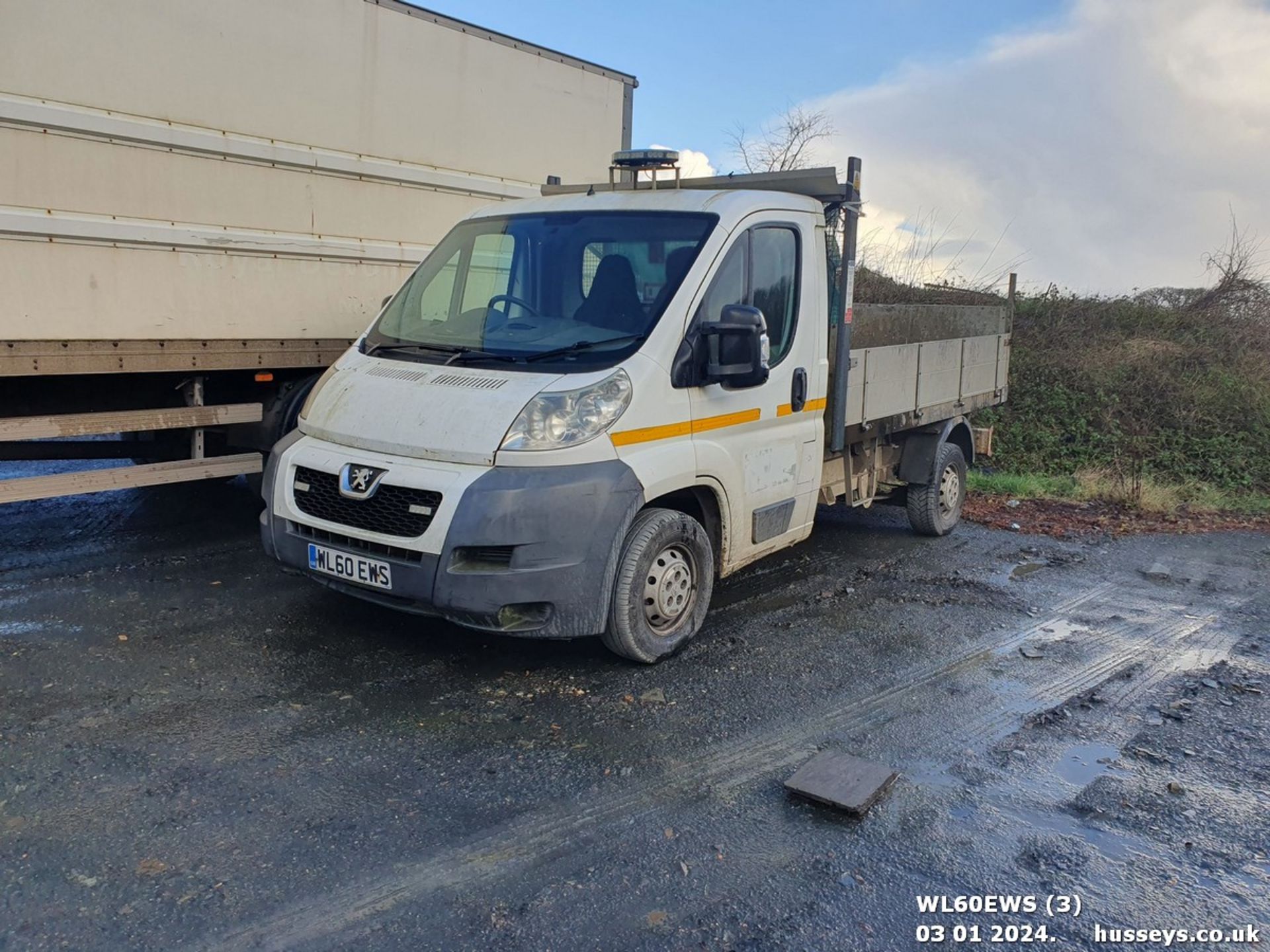 10/60 PEUGEOT BOXER 335 L2 HDI - 2198cc 2dr Tipper (White, 151k) - Image 4 of 23