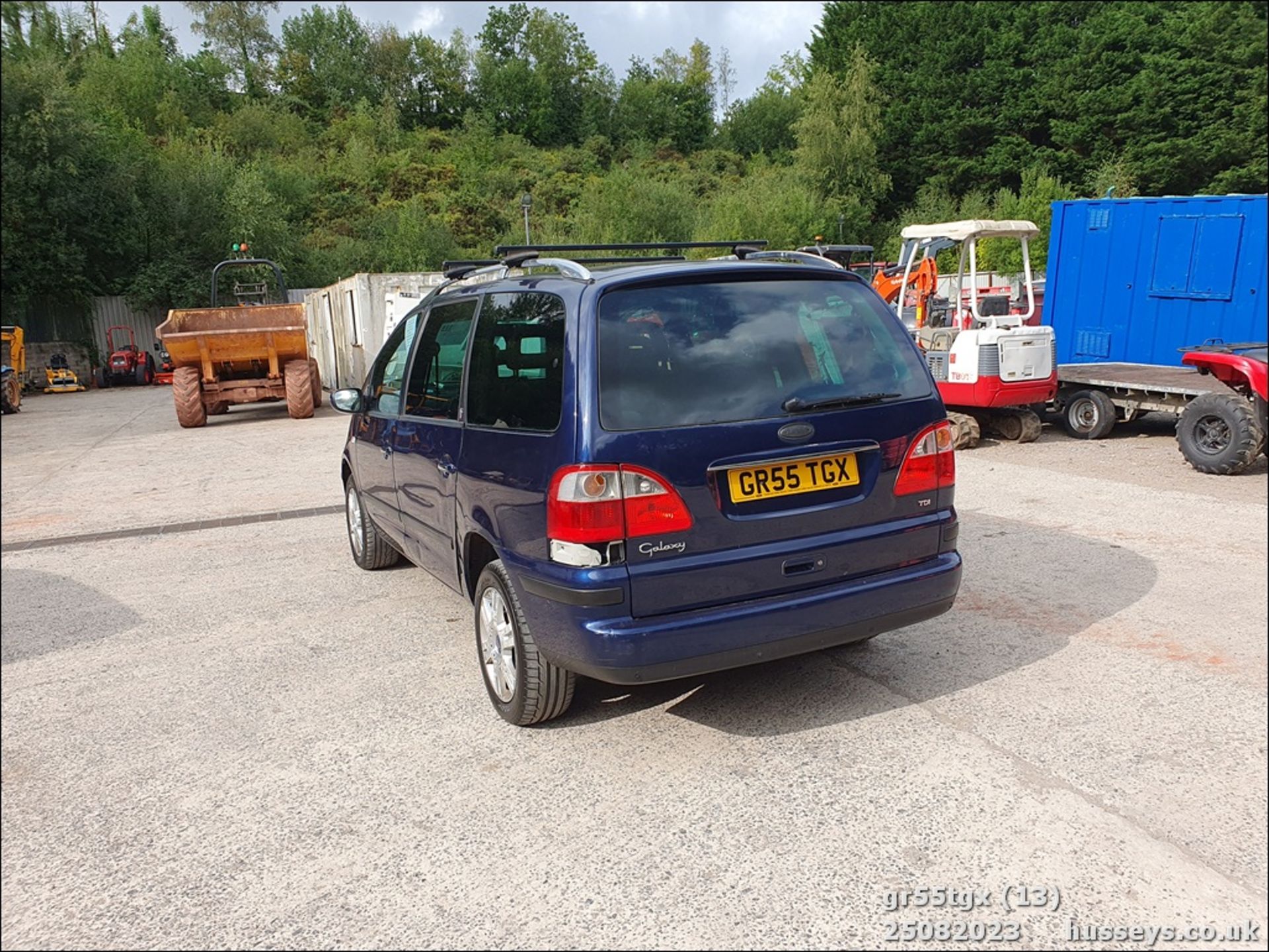 06/55 FORD GALAXY GHIA TDI - 1896cc 5dr MPV (Blue, 135k) - Image 15 of 62