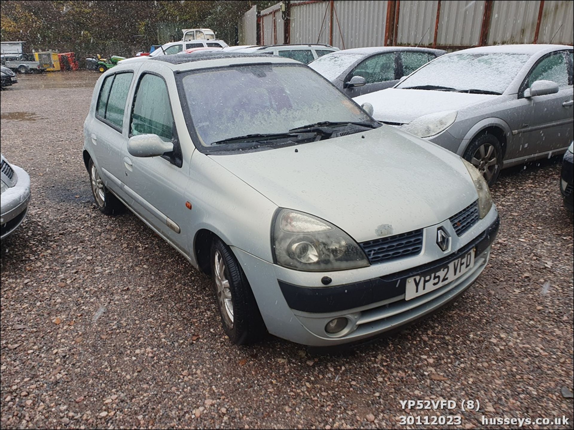 02/52 RENAULT CLIO INITIALE DCI - 1461cc 5dr Hatchback (Silver, 154k) - Image 9 of 48