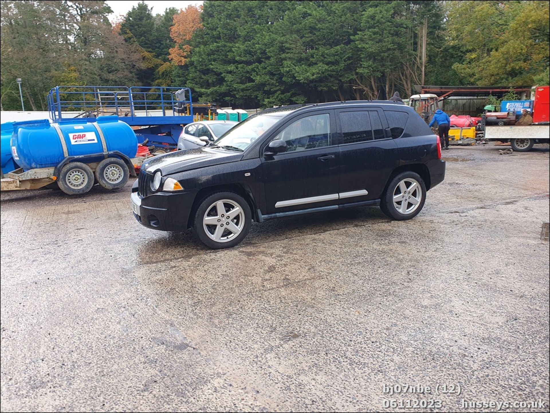 07/07 JEEP COMPASS LIMITED CRD - 1968cc 5dr Estate (Black, 97k) - Image 13 of 61