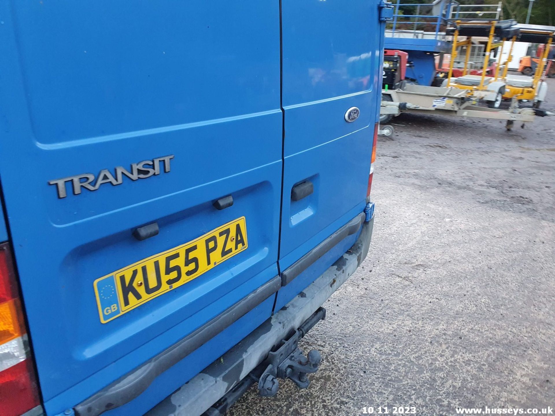 05/55 FORD TRANSIT CAMPER CONVERSION 350 LWB - 2402cc 5dr Van (Blue) - Image 53 of 64