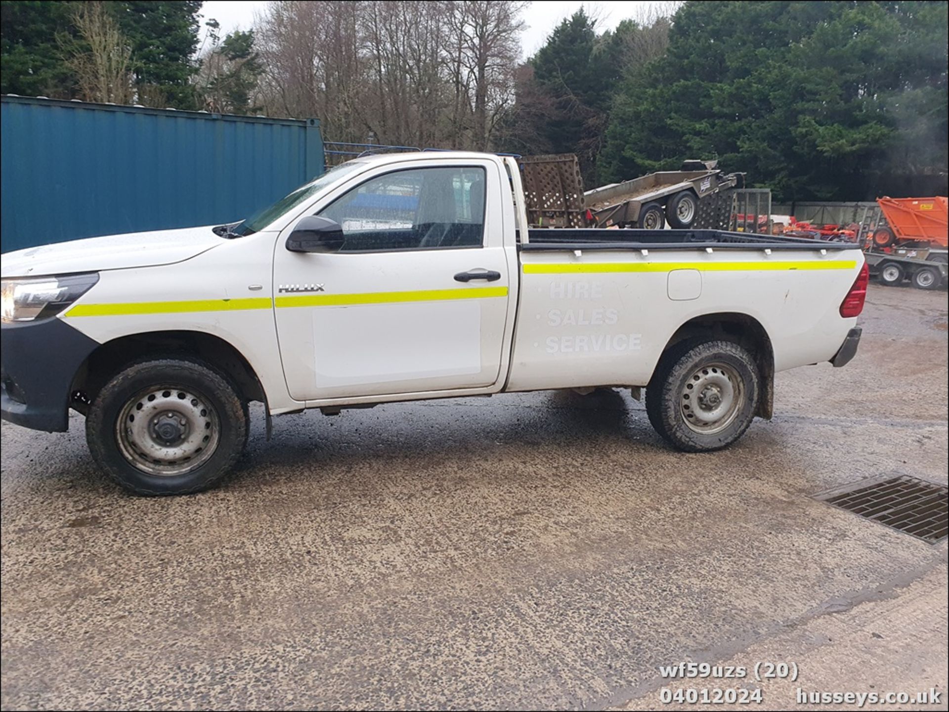 19/69 TOYOTA HILUX ACTIVE D-4D 4WD S/C - 2393cc 2dr 4x4 (White, 150k) - Image 22 of 50