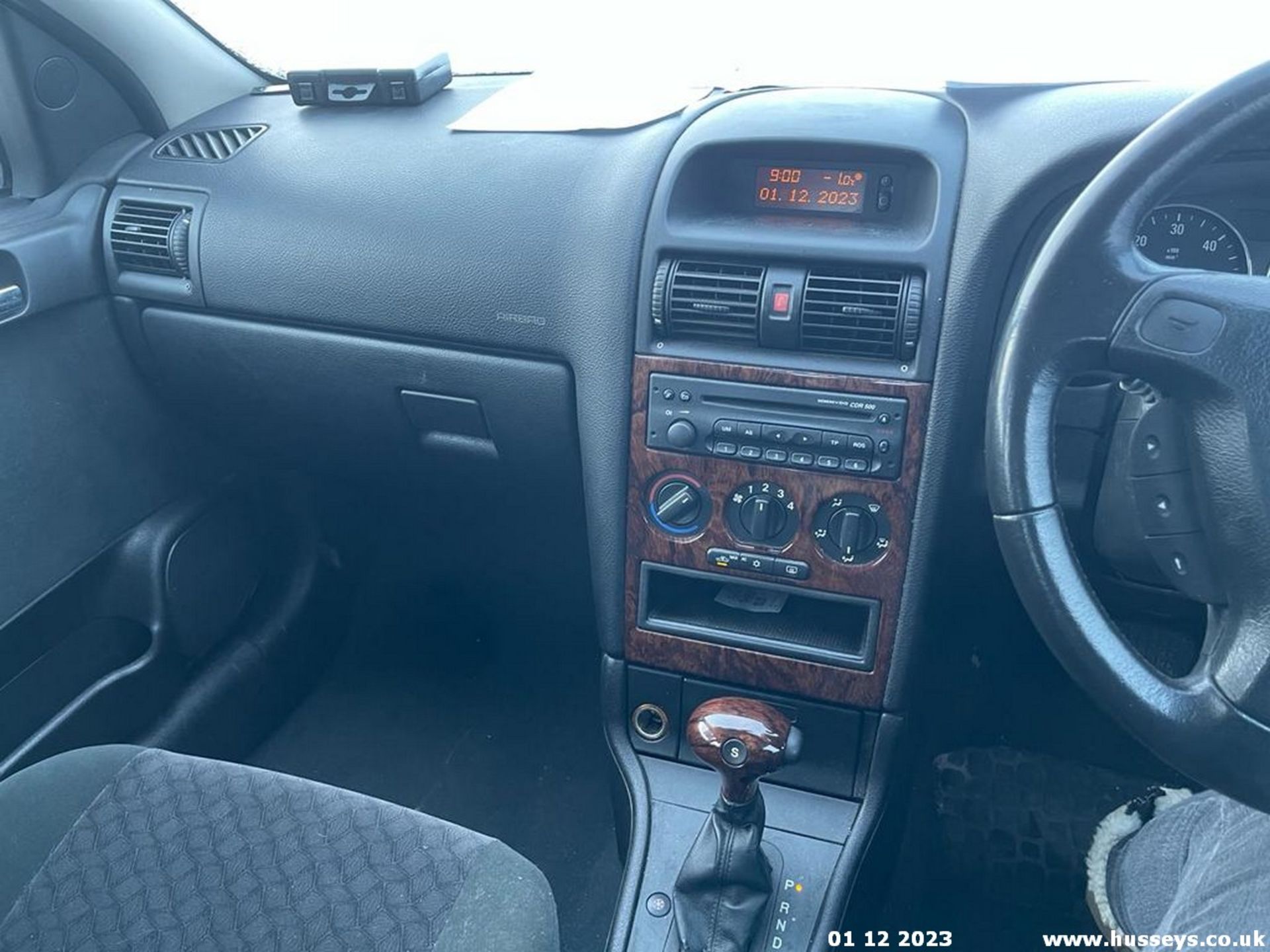 04/04 VAUXHALL ASTRA ELEGANCE DTI AUTO - 1995cc 5dr Hatchback (Silver, 131k) - Bild 6 aus 16
