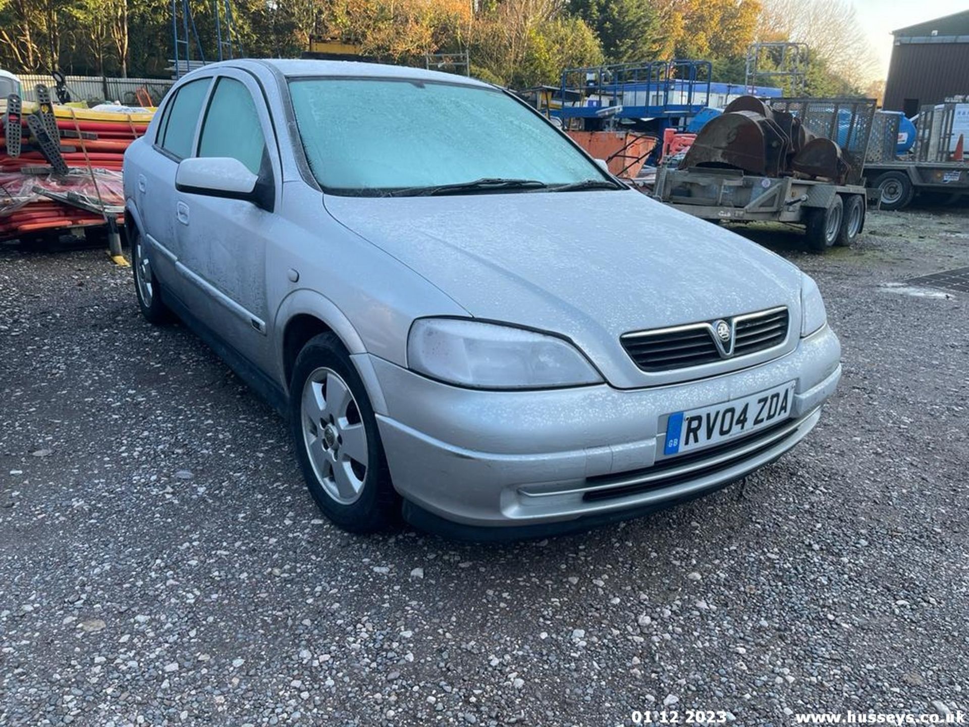 04/04 VAUXHALL ASTRA ELEGANCE DTI AUTO - 1995cc 5dr Hatchback (Silver, 131k)