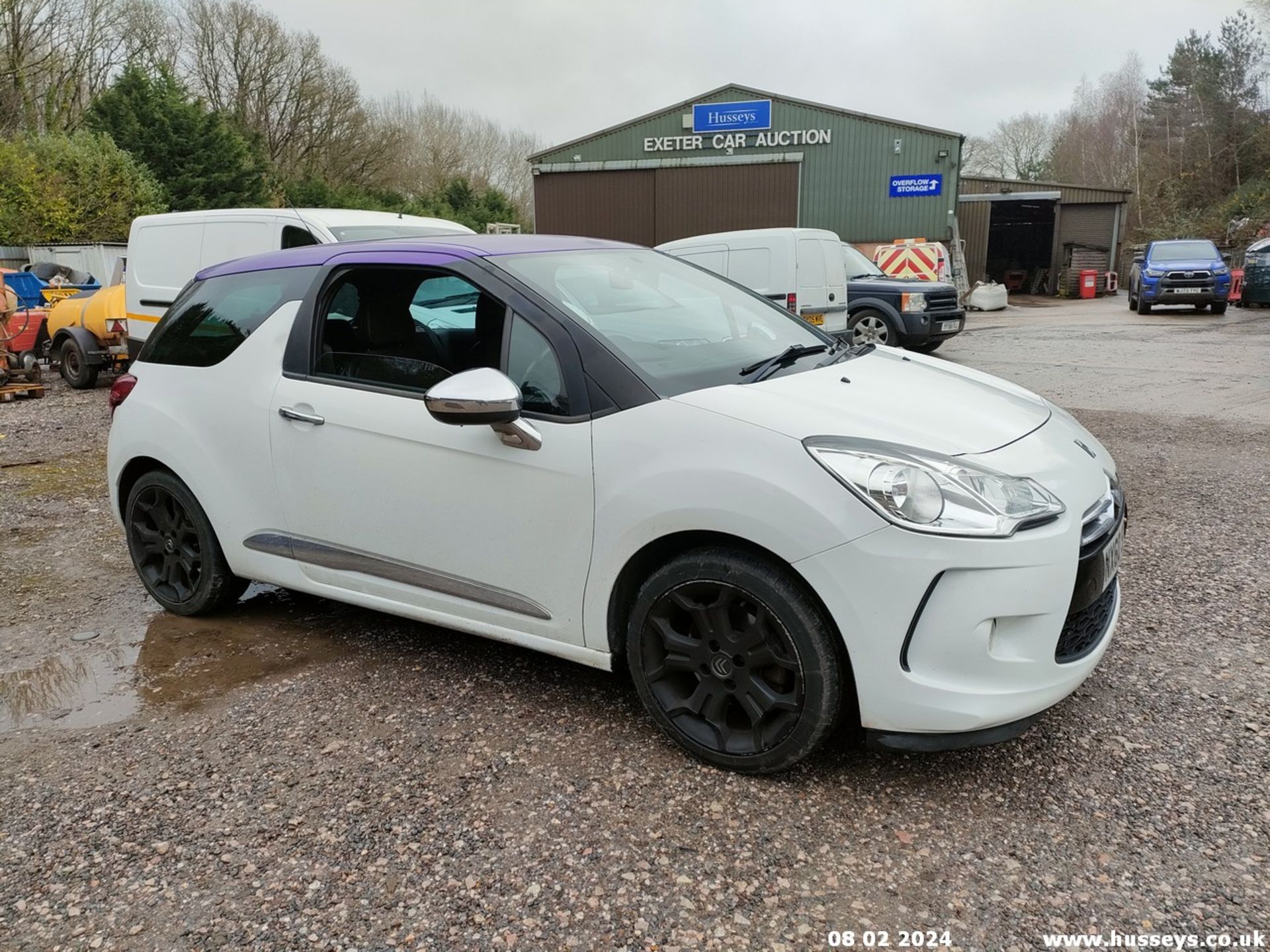 10/60 CITROEN DS3 BLACK & WHITE - 1598cc 3dr Hatchback (White, 85k) - Image 2 of 50