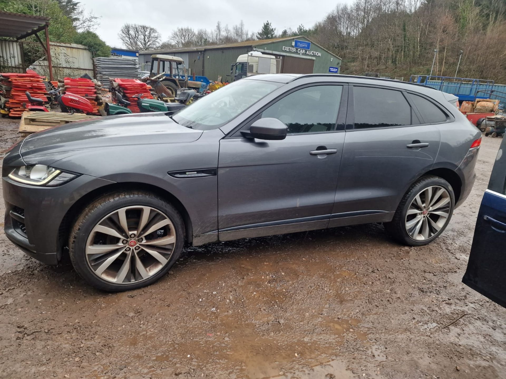 16/66 JAGUAR F-PACE R-SPORT AWD D AUTO - 1999cc 5dr Estate (Grey, 130k) - Image 3 of 15