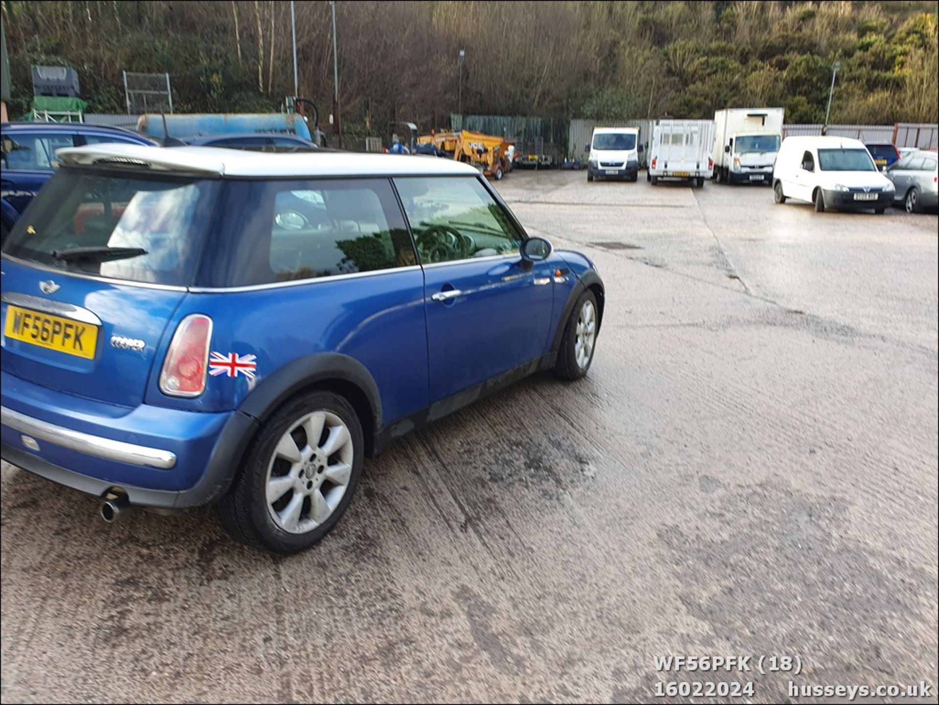 06/56 MINI MINI COOPER - 1598cc 3dr Hatchback (Blue, 101k) - Image 19 of 40